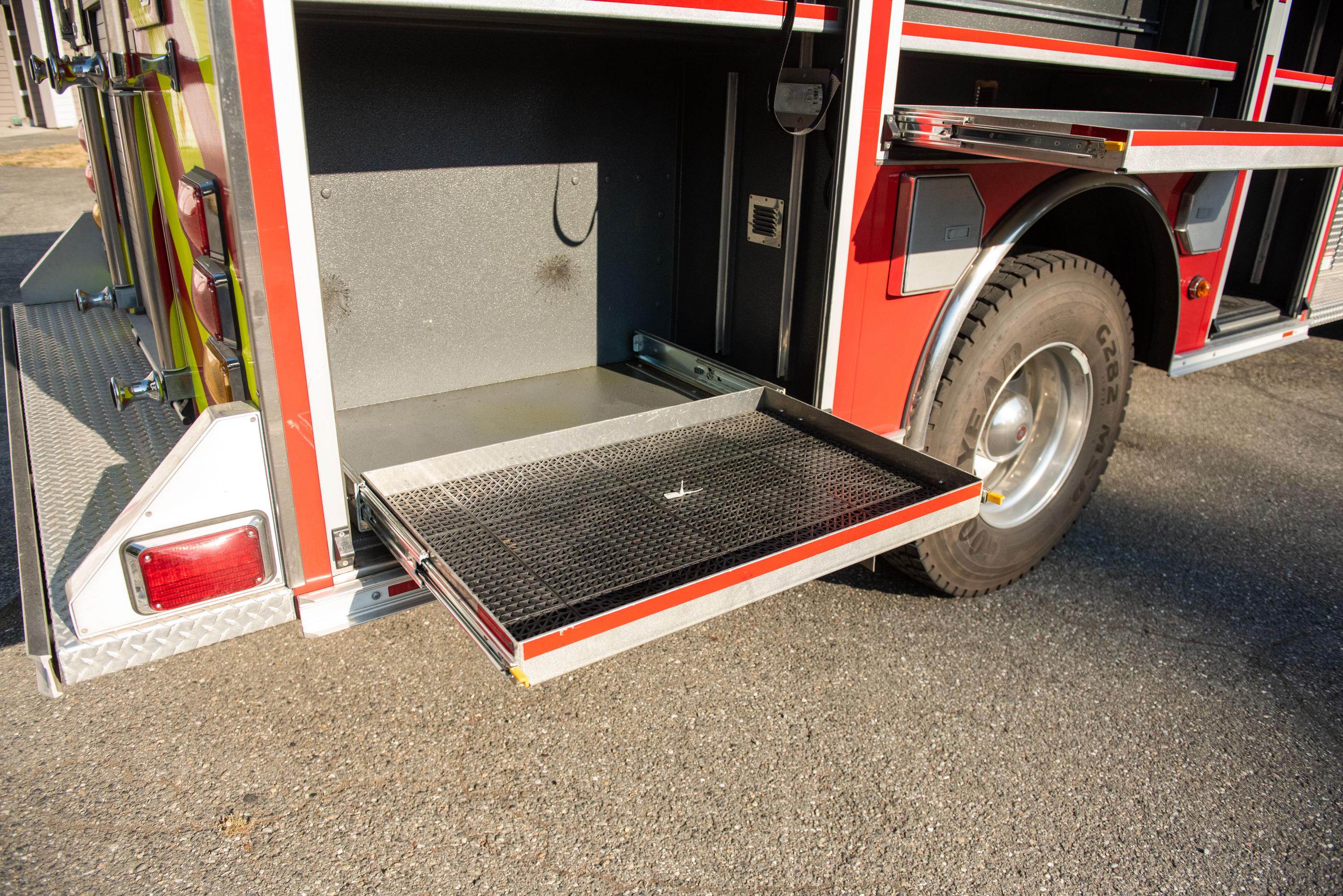 2014 Crimson International 4x4 Pumper - image 37