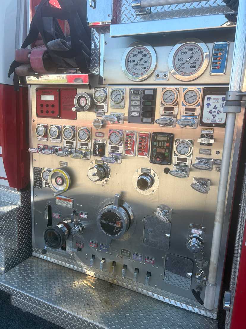 2012 Pierce International Pumper — photo 3