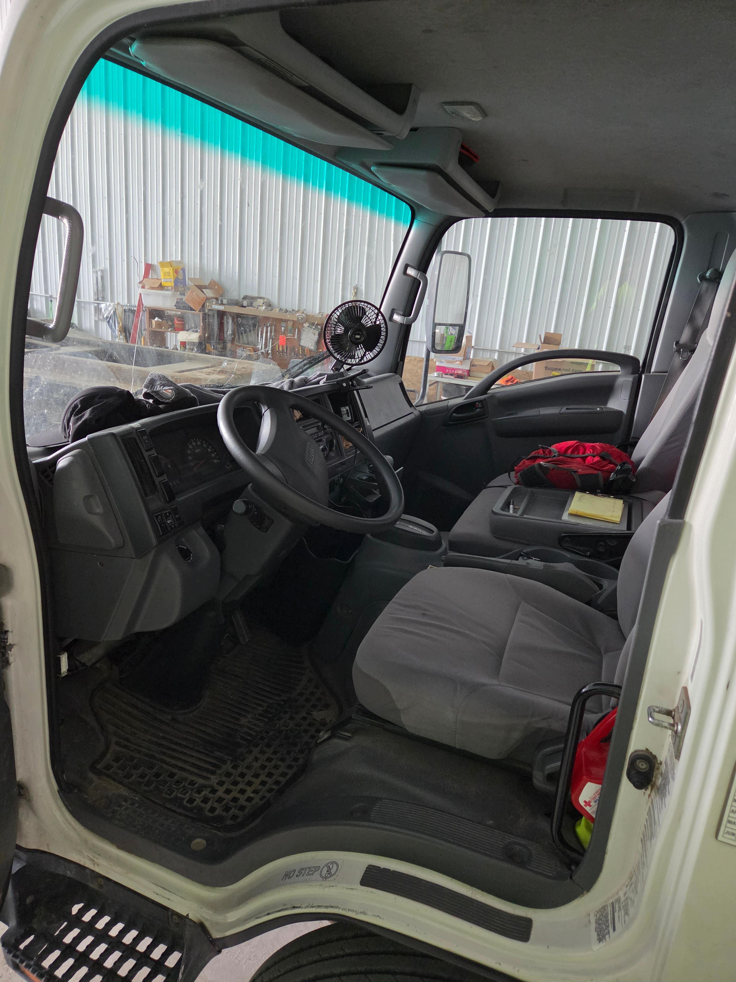 2019 Isuzu NRP EFI - image 6
