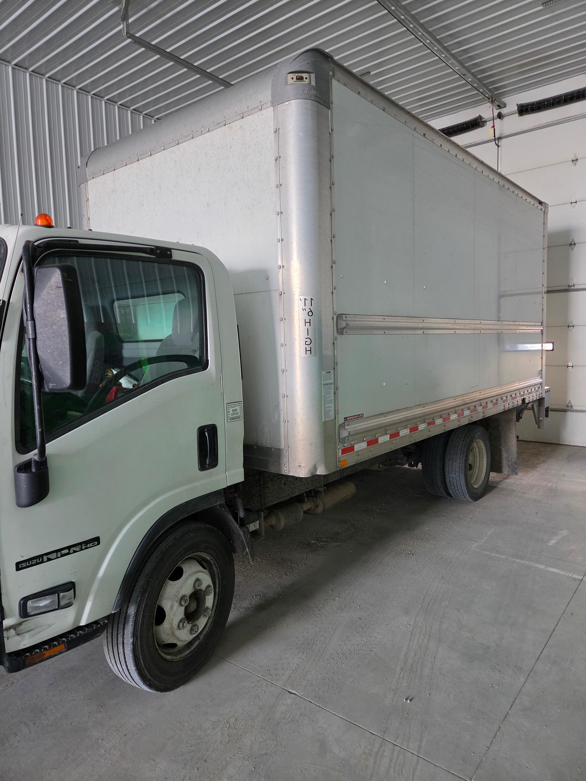 2019 Isuzu NRP EFI - image 1