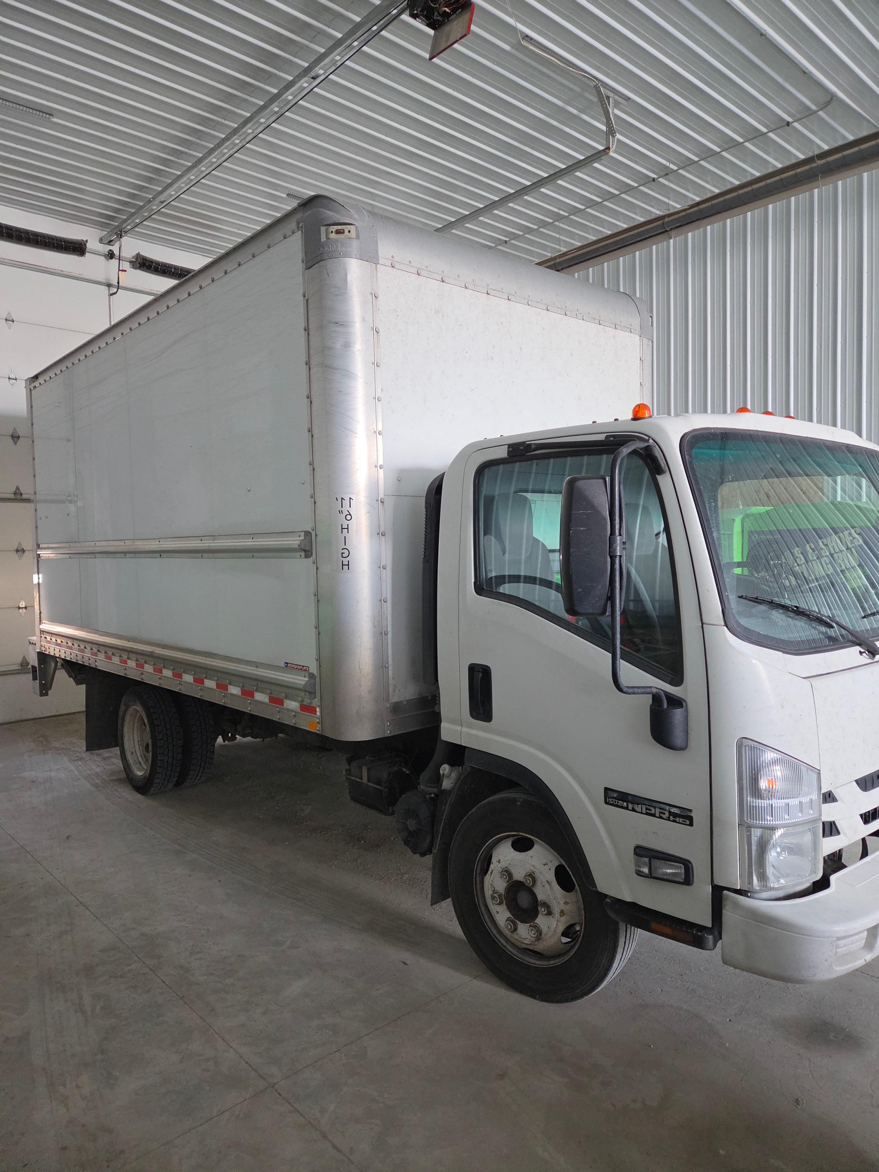 2019 Isuzu NRP EFI - image 2