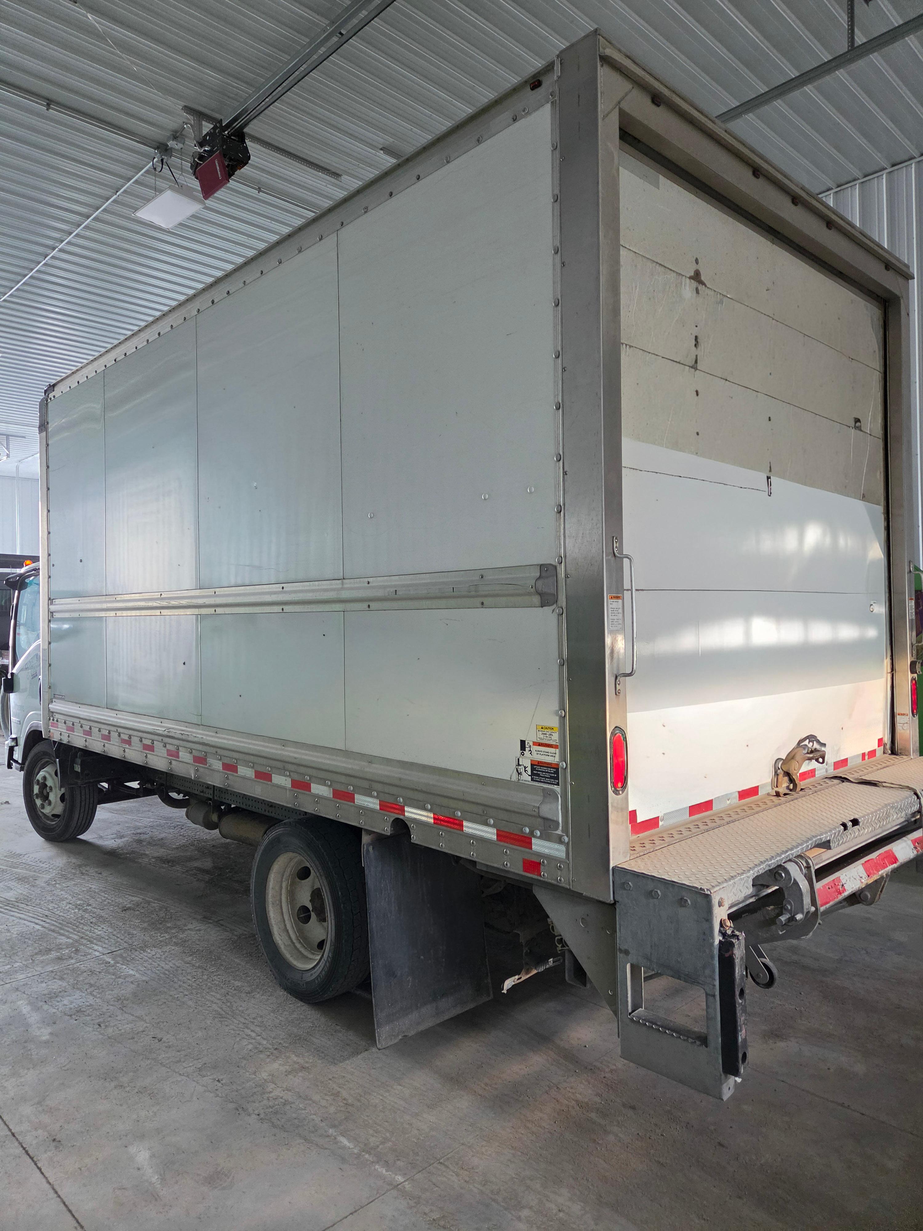 2019 Isuzu NRP EFI - image 5