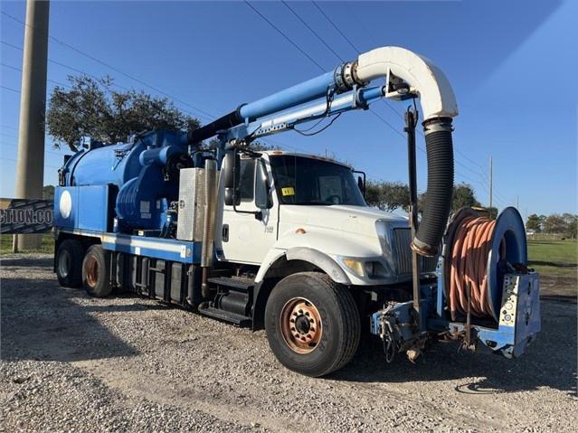 2007 International Vac-Con Hydrovac - image 1