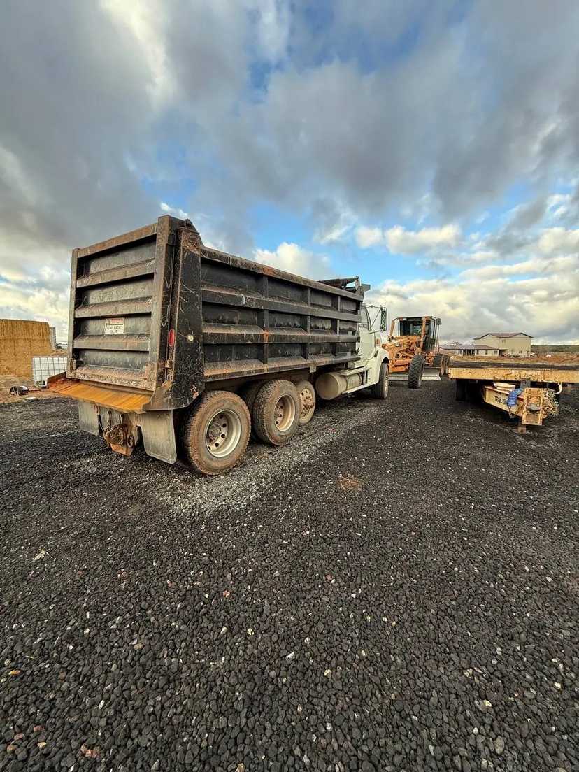 1999 Sterling LT9500 Dump Truck — photo 4