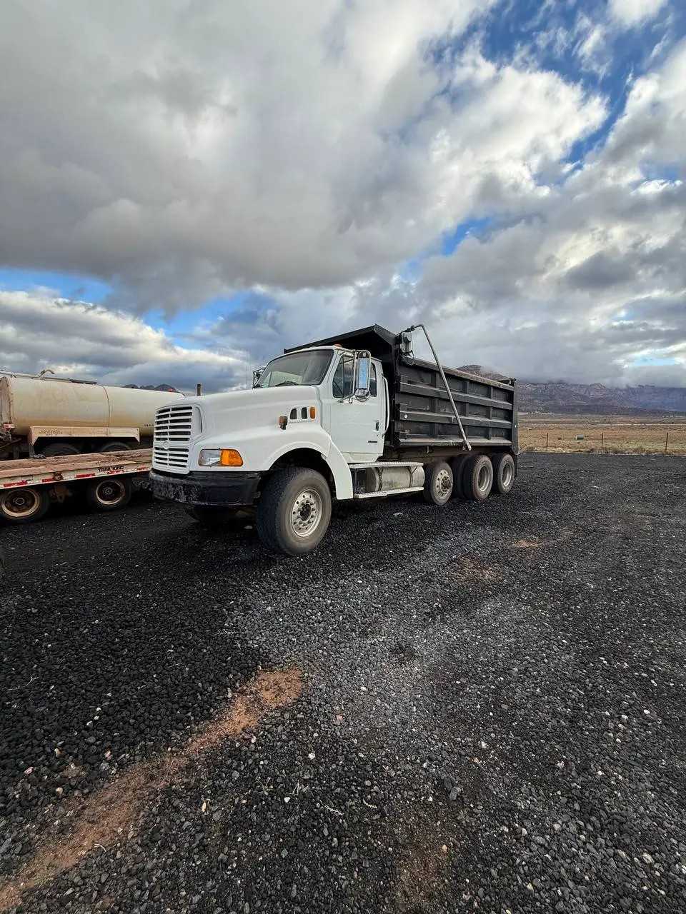 1999 Sterling LT9500 Dump Truck