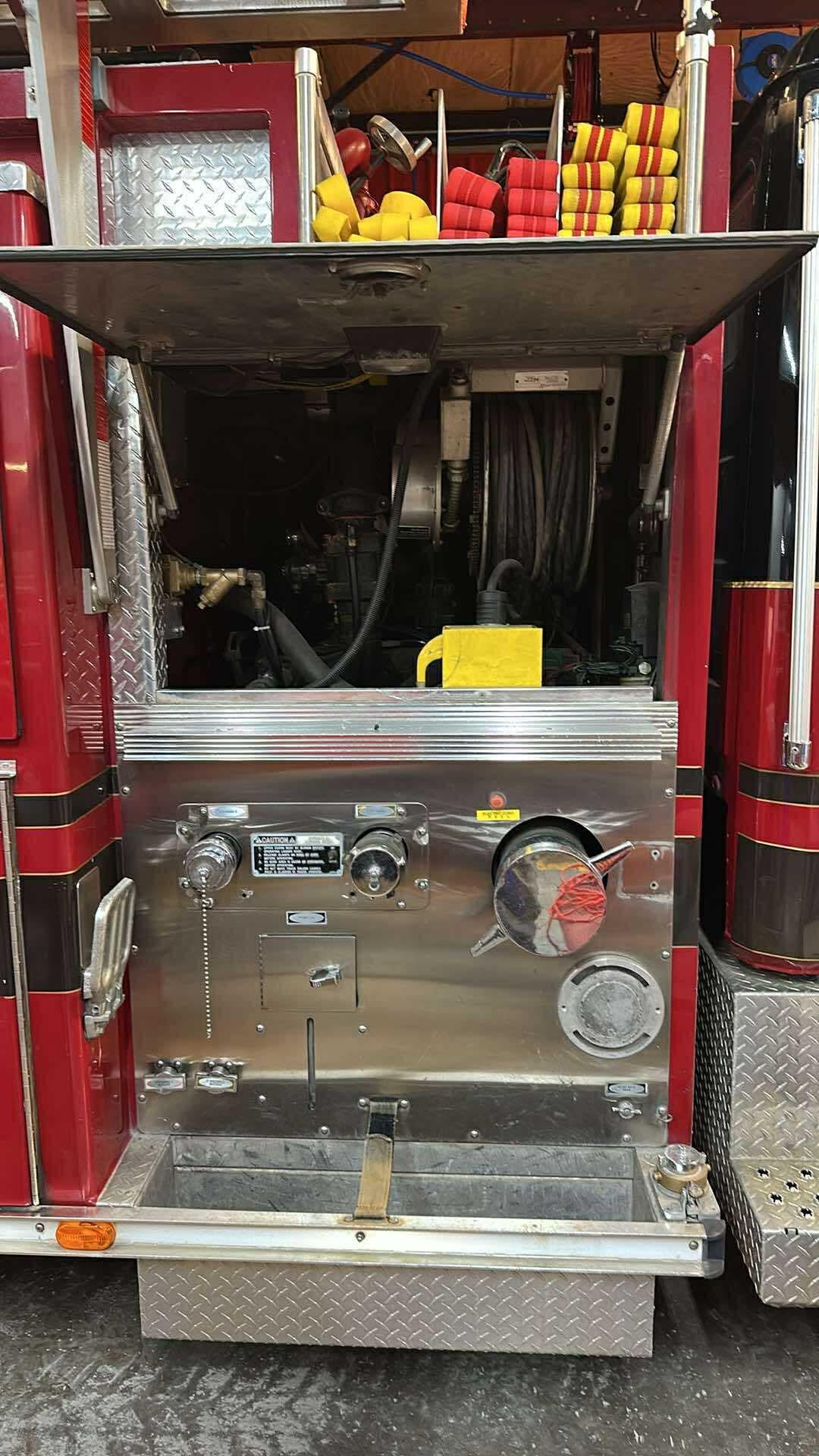 1994 Freightliner E-One Engine 1500/1000 - image 13