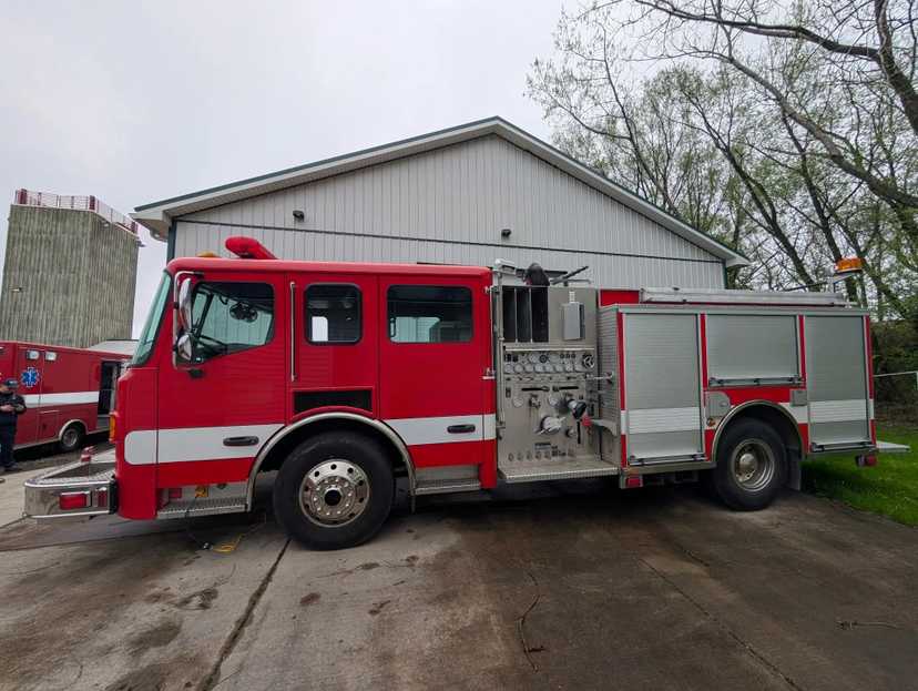 2004 American LaFrance Metropolitan Pumper