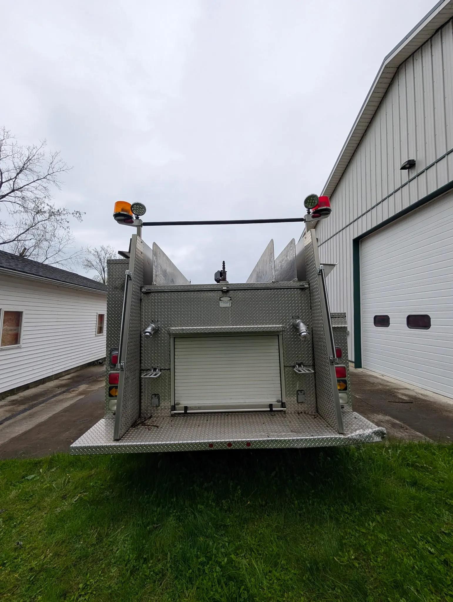 2004 American LaFrance Metropolitan Pumper - image 4