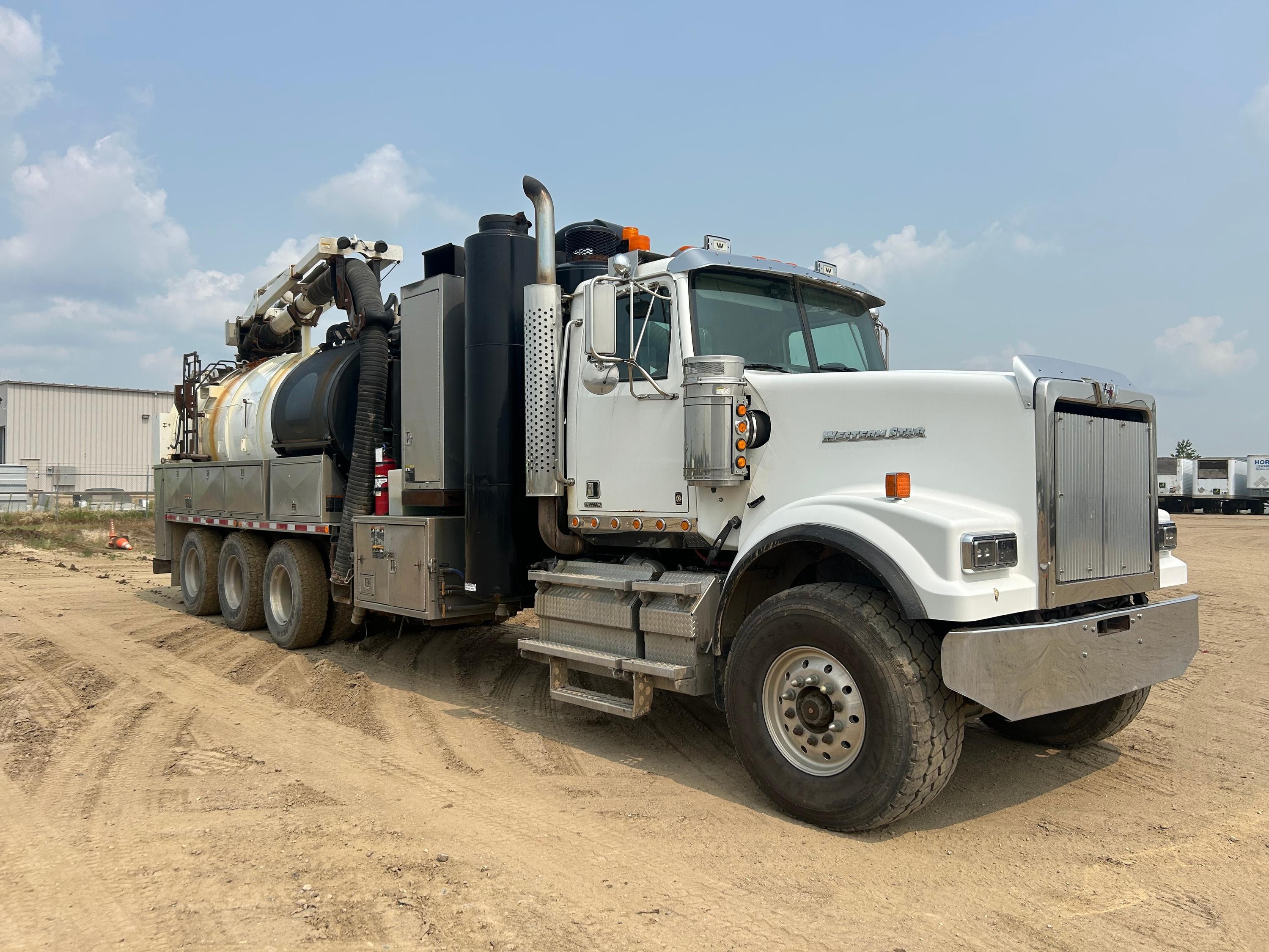 2016 Western Star Vactor Hydrovac - image 2