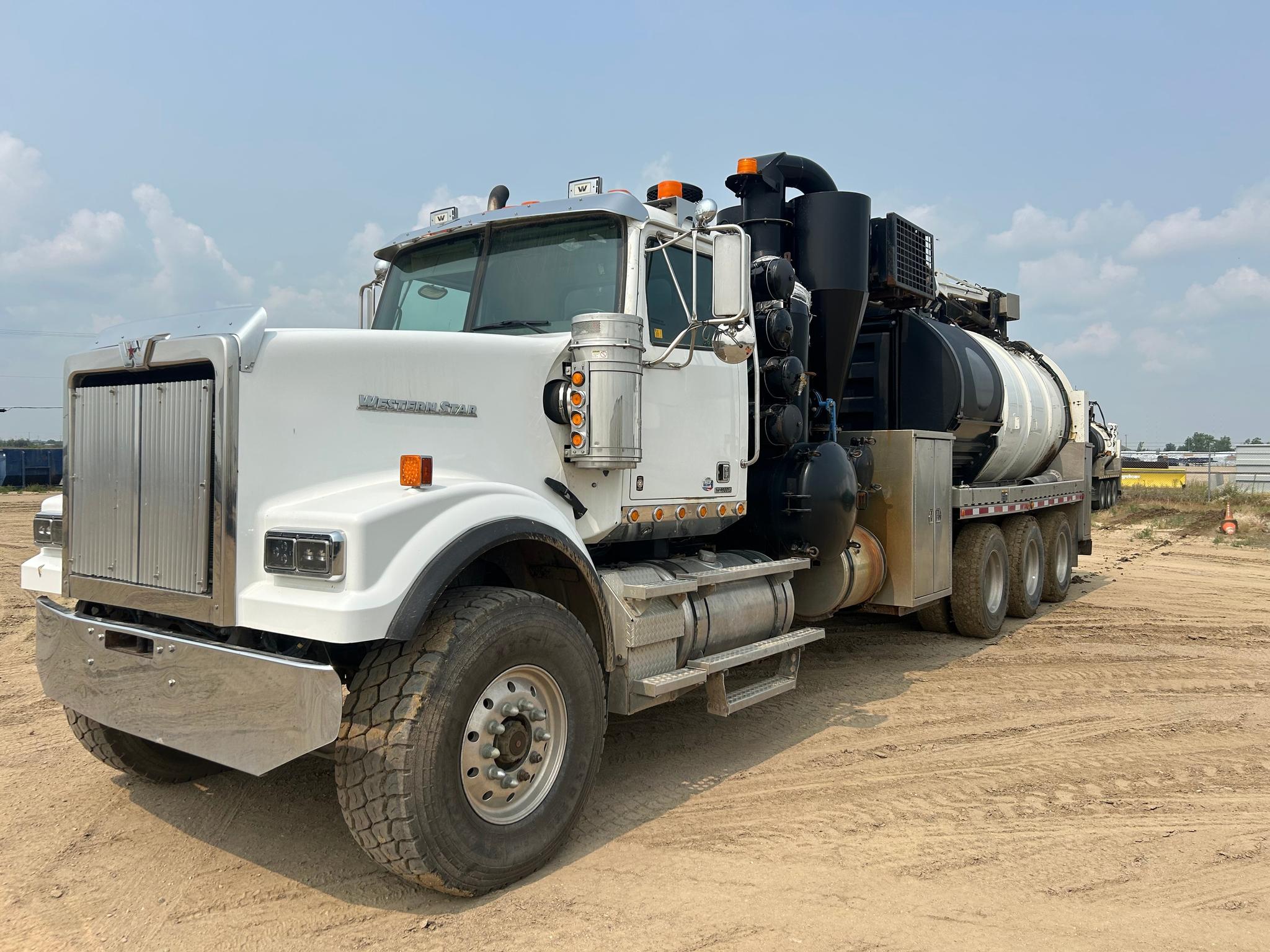 2016 Western Star Vactor Hydrovac - image 1