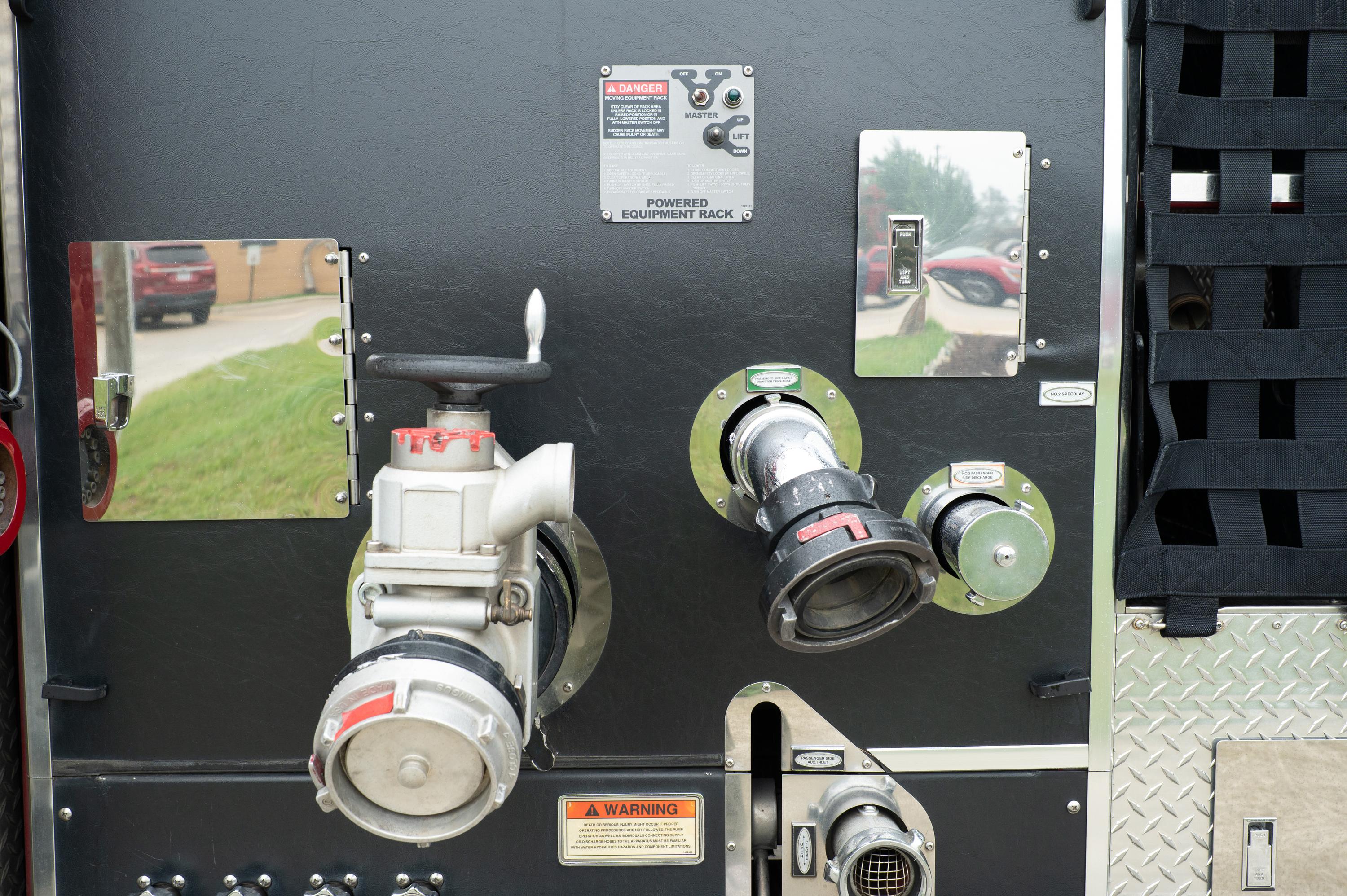 2006 Pierce 61' Telesquirt 61' Aerial - image 25