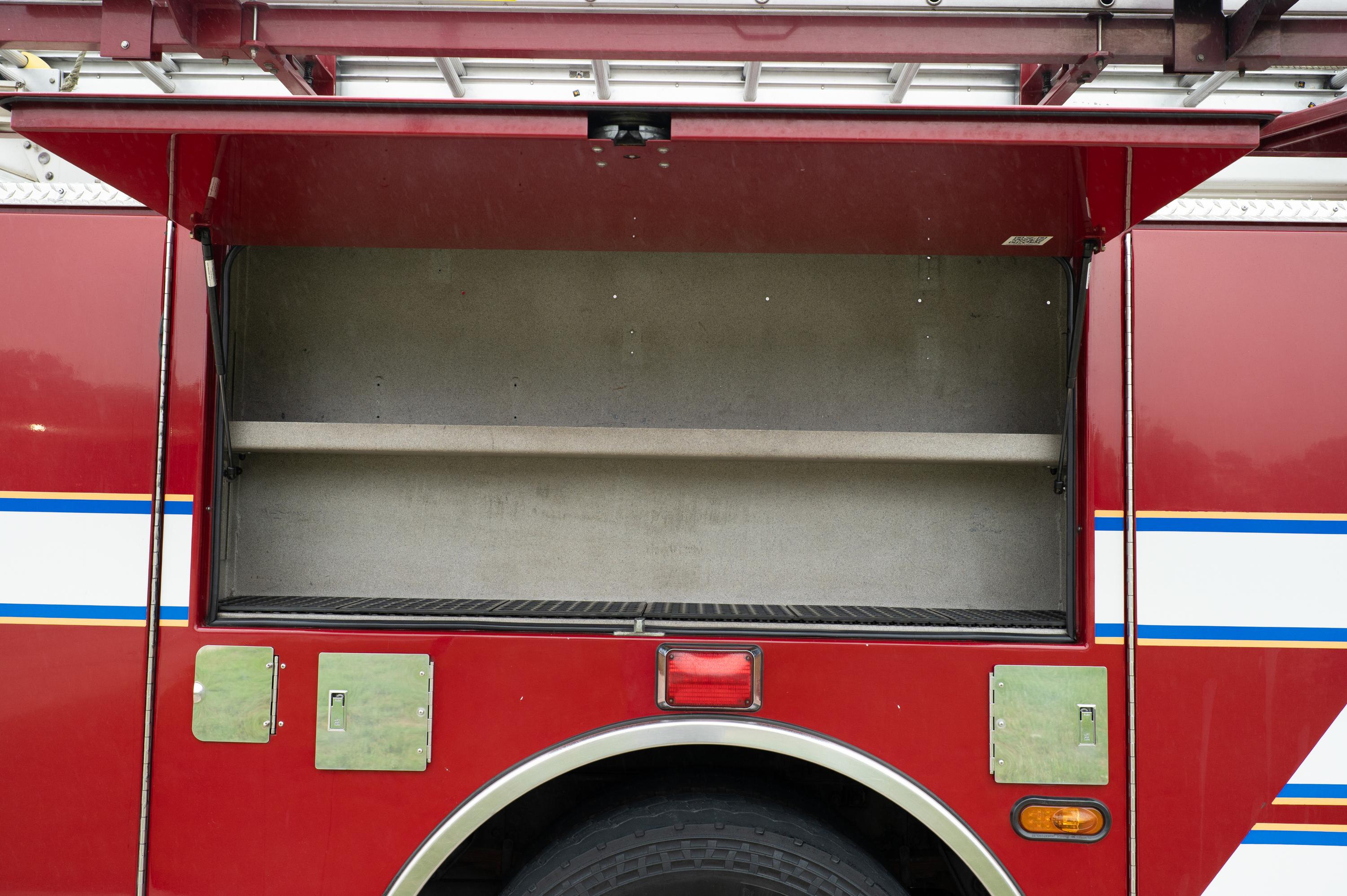 2006 Pierce 61' Telesquirt 61' Aerial - image 36