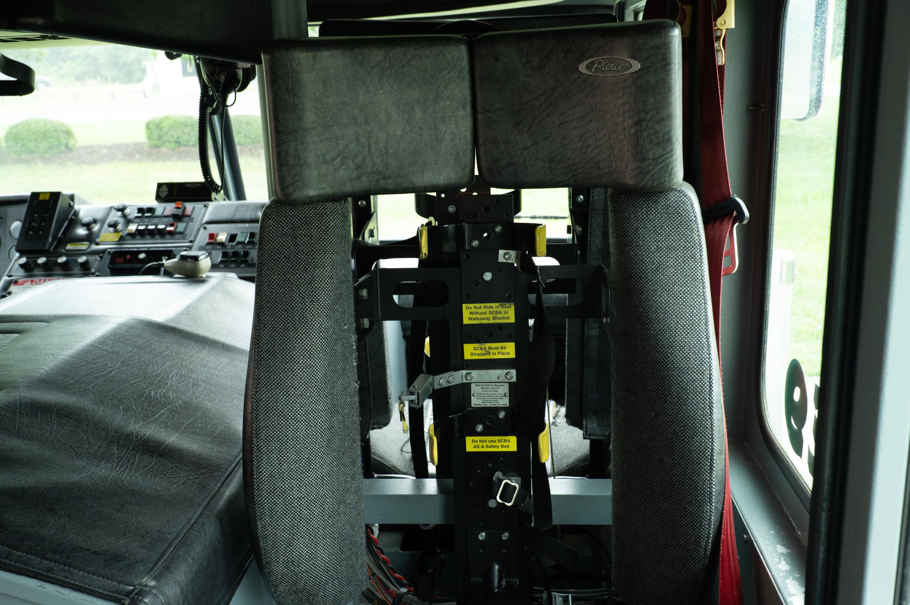 2006 Pierce 61' Telesquirt 61' Aerial - image 82