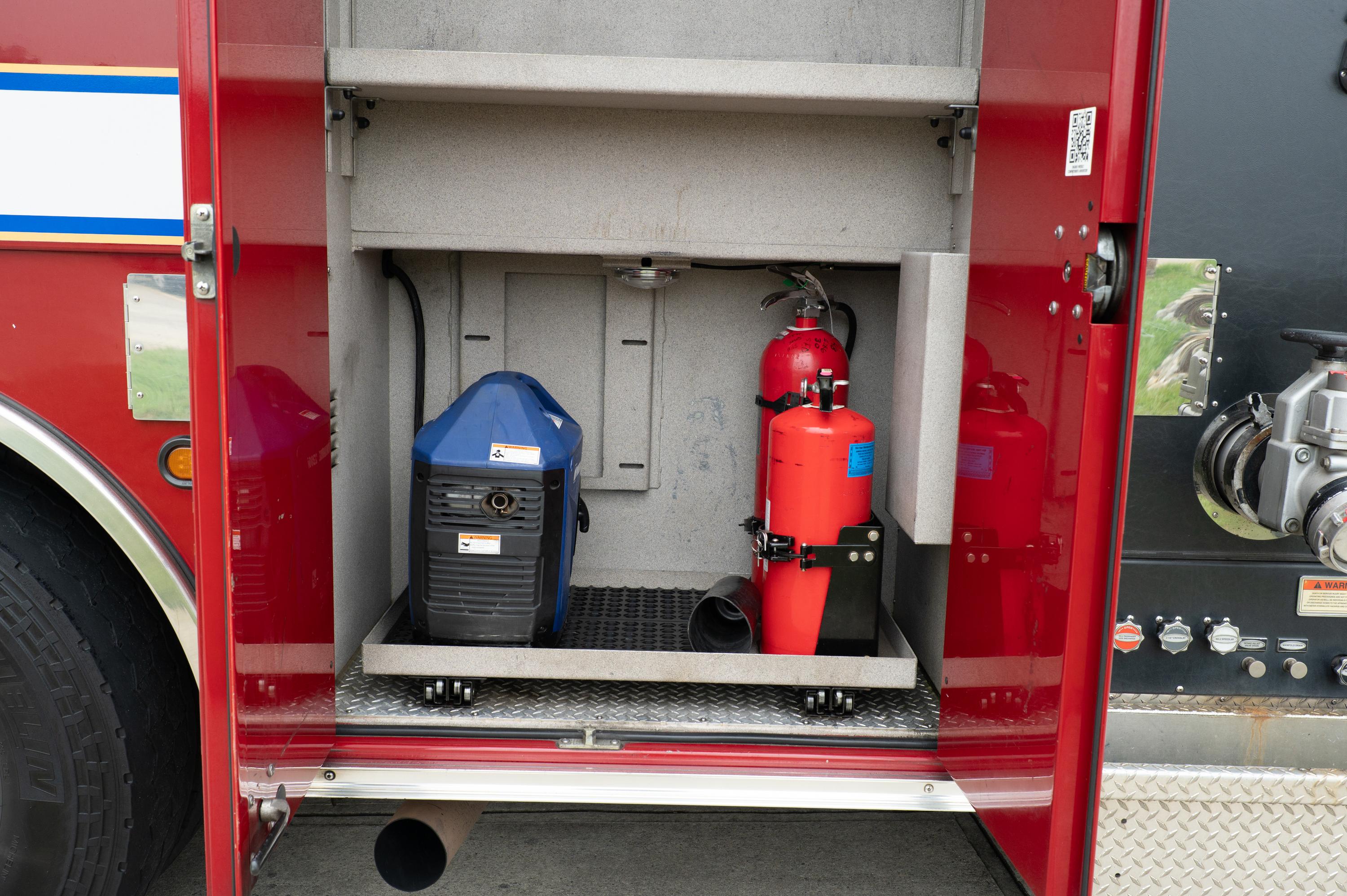 2006 Pierce 61' Telesquirt 61' Aerial - image 32