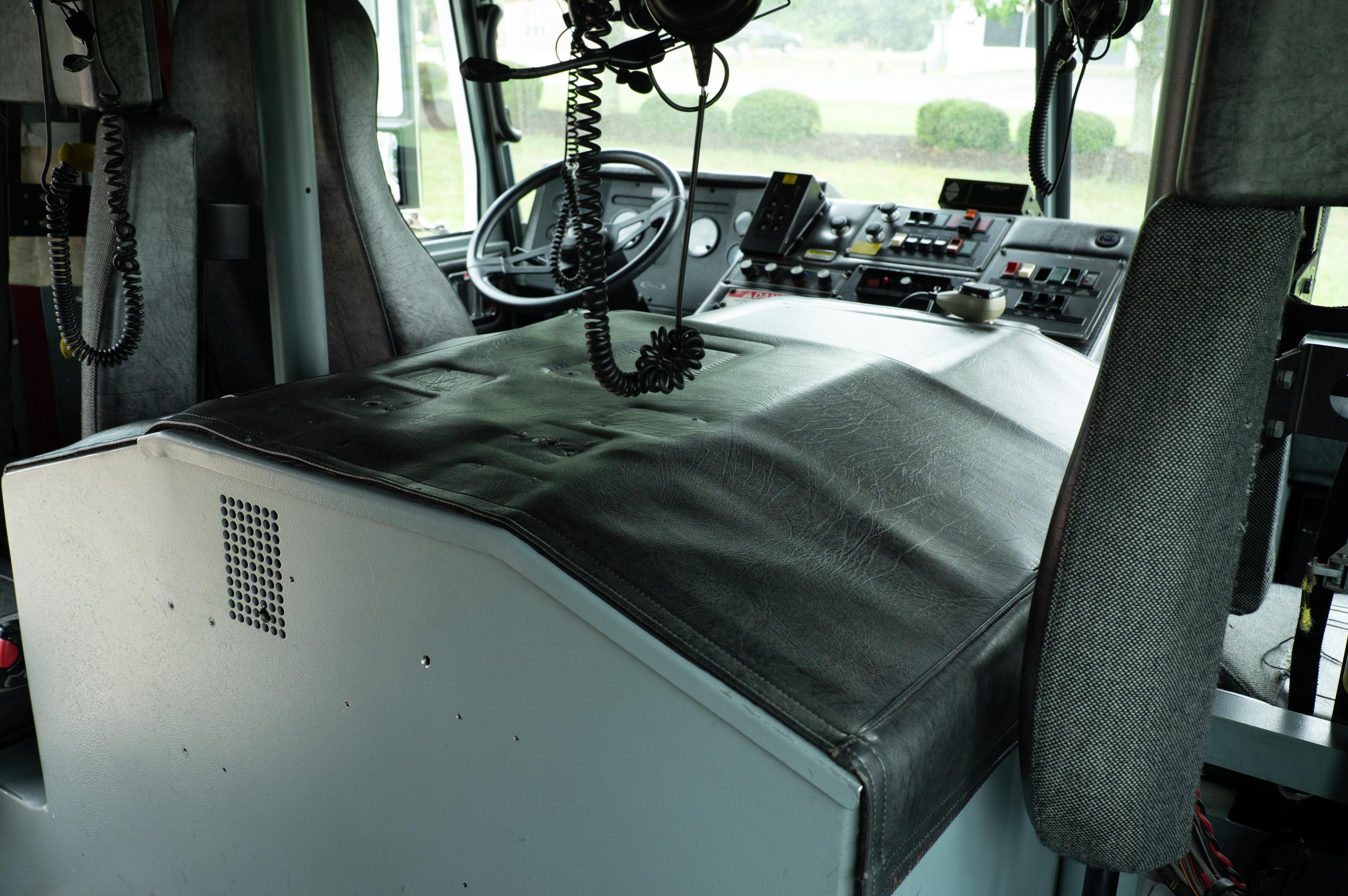 2006 Pierce 61' Telesquirt 61' Aerial - image 85