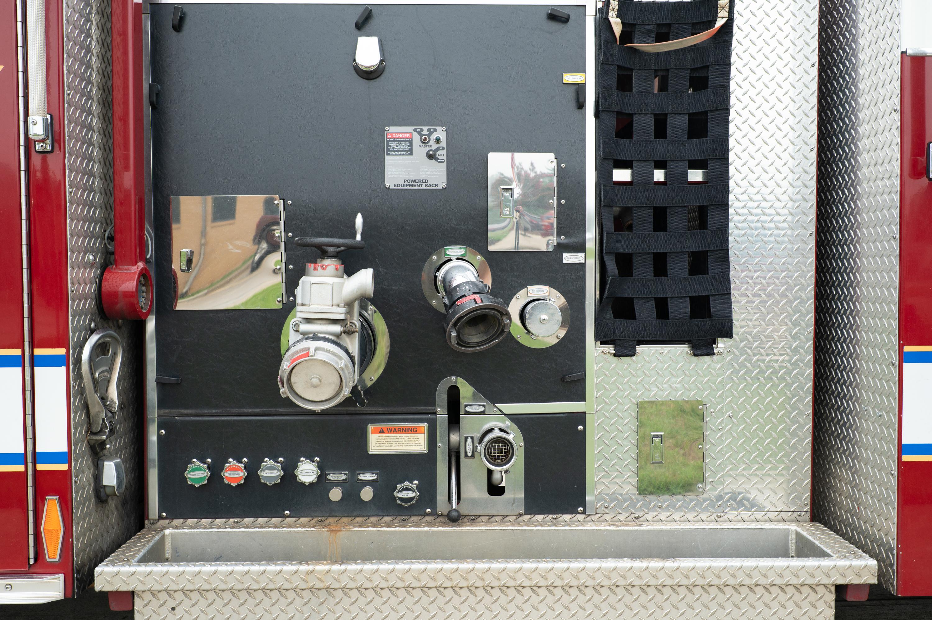 2006 Pierce 61' Telesquirt 61' Aerial - image 24