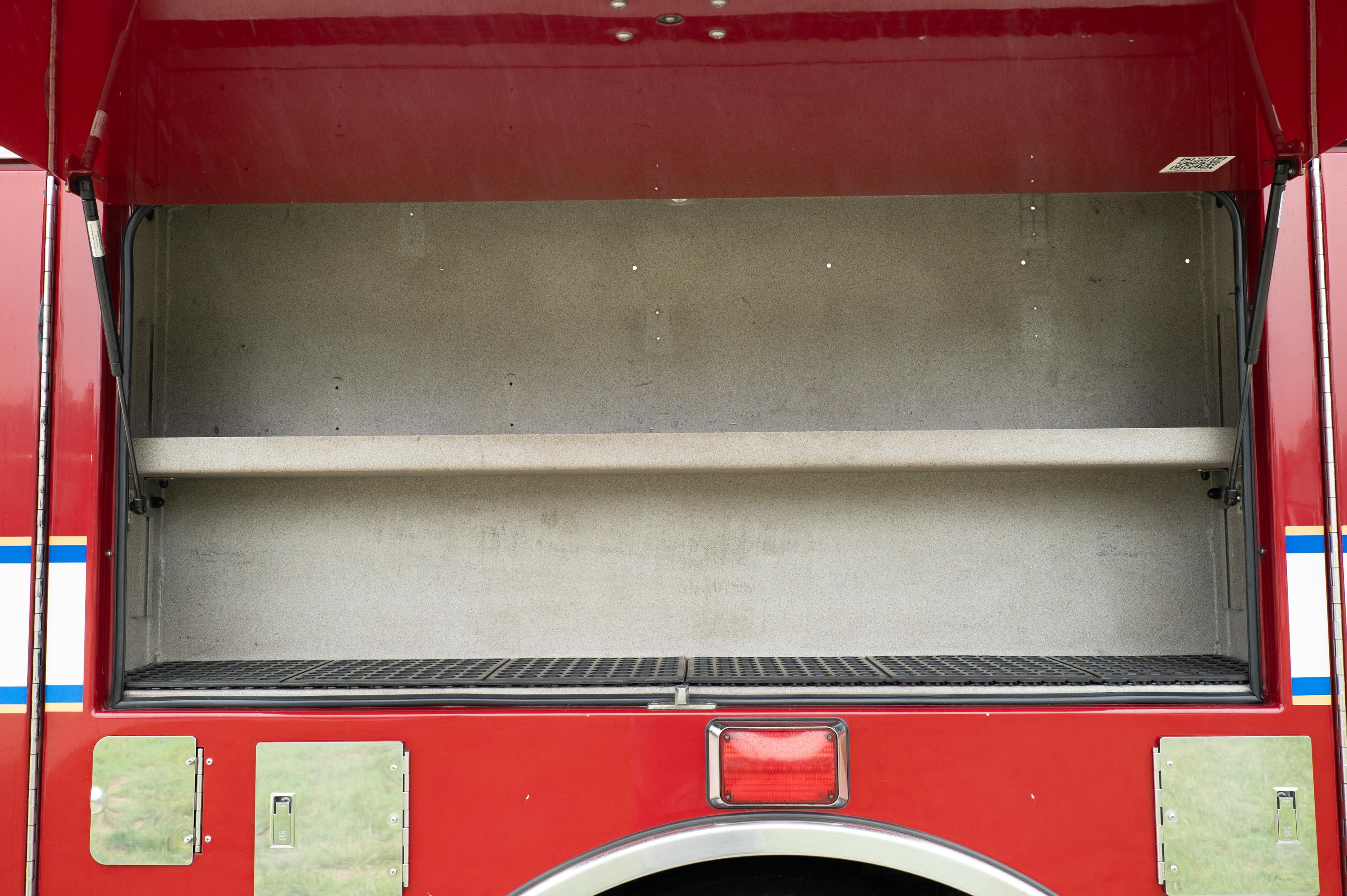 2006 Pierce 61' Telesquirt 61' Aerial - image 34