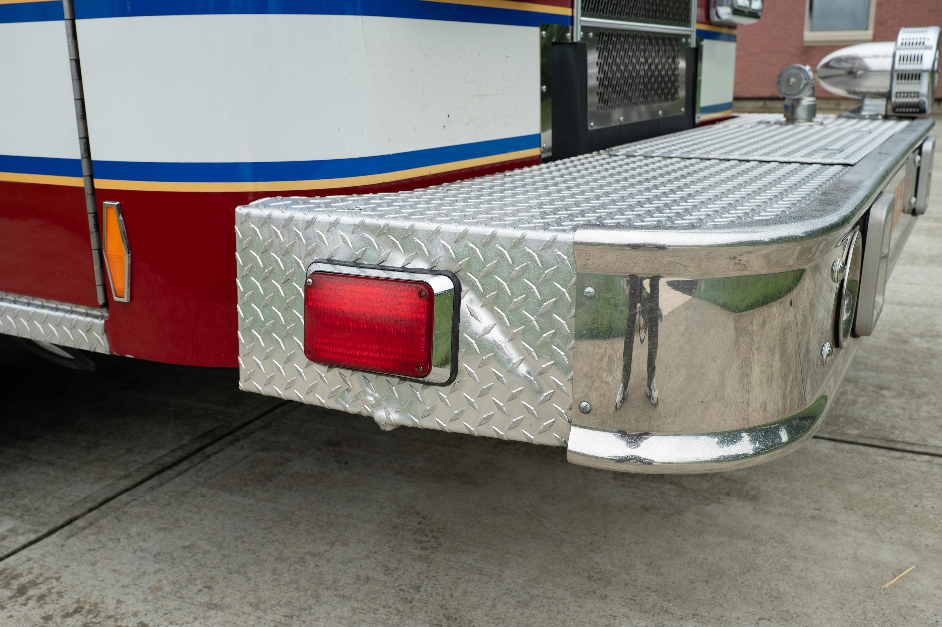 2006 Pierce 61' Telesquirt 61' Aerial - image 26