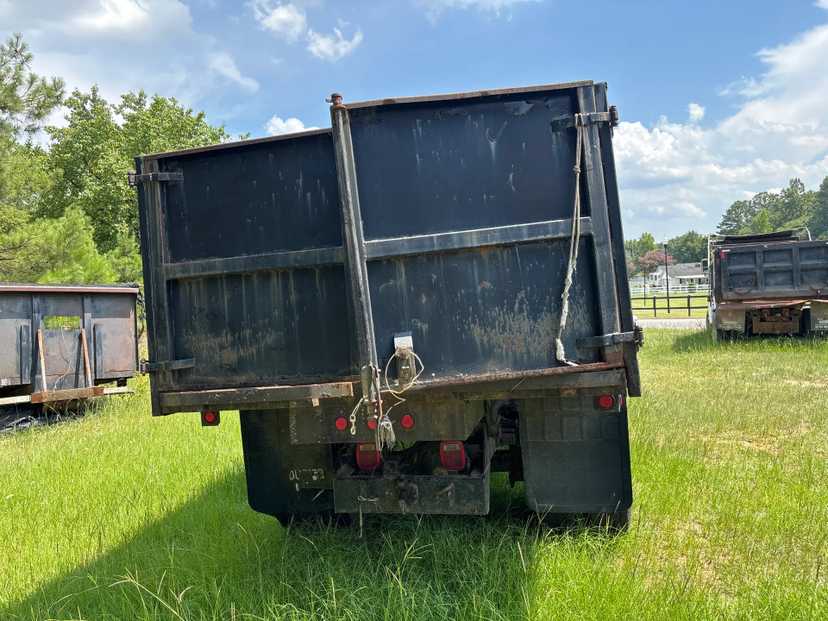 1999 International 1999 Dump Truck — photo 2