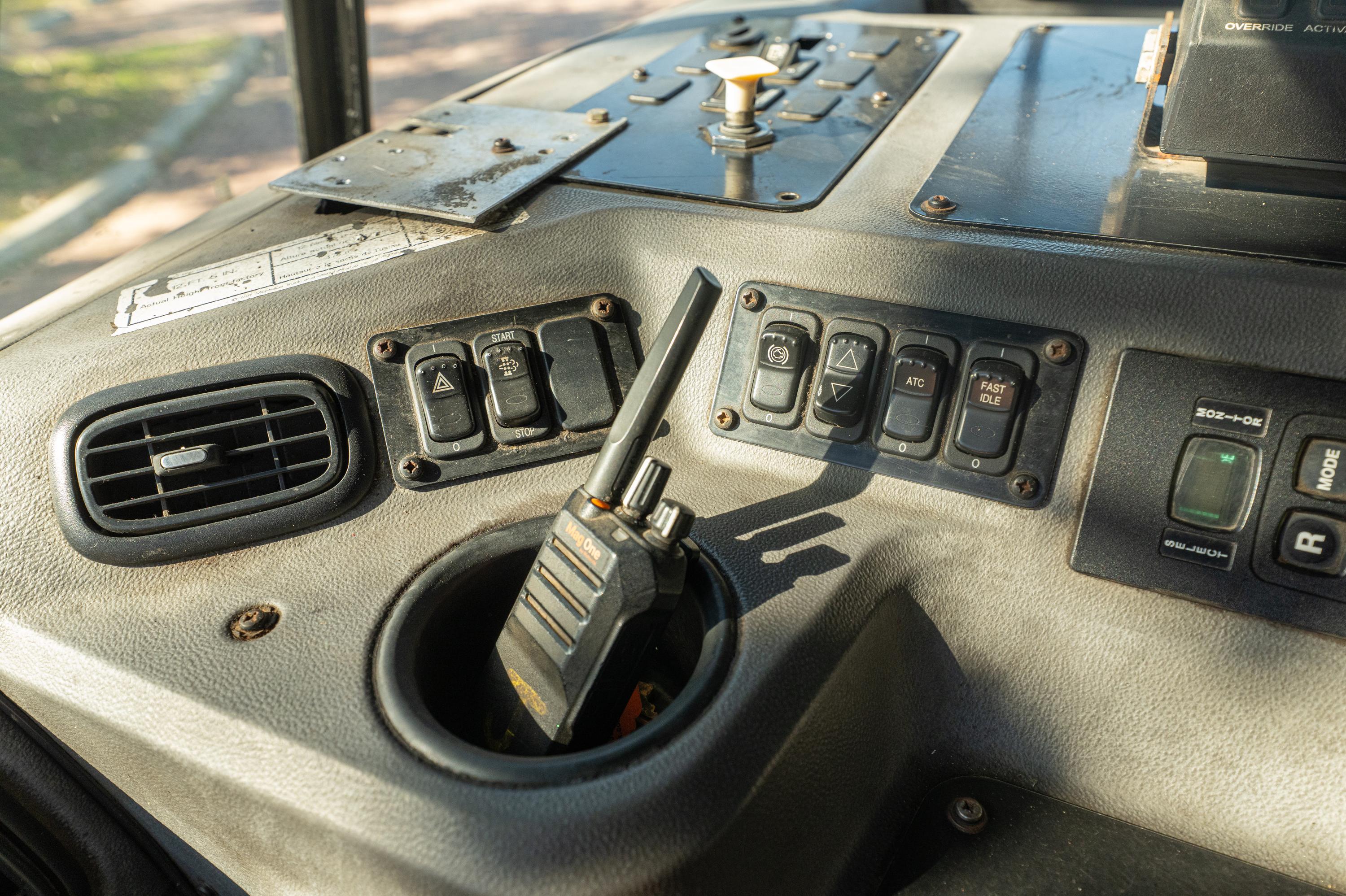 2017 Peterbilt McNeilus Rear Loader - image 19