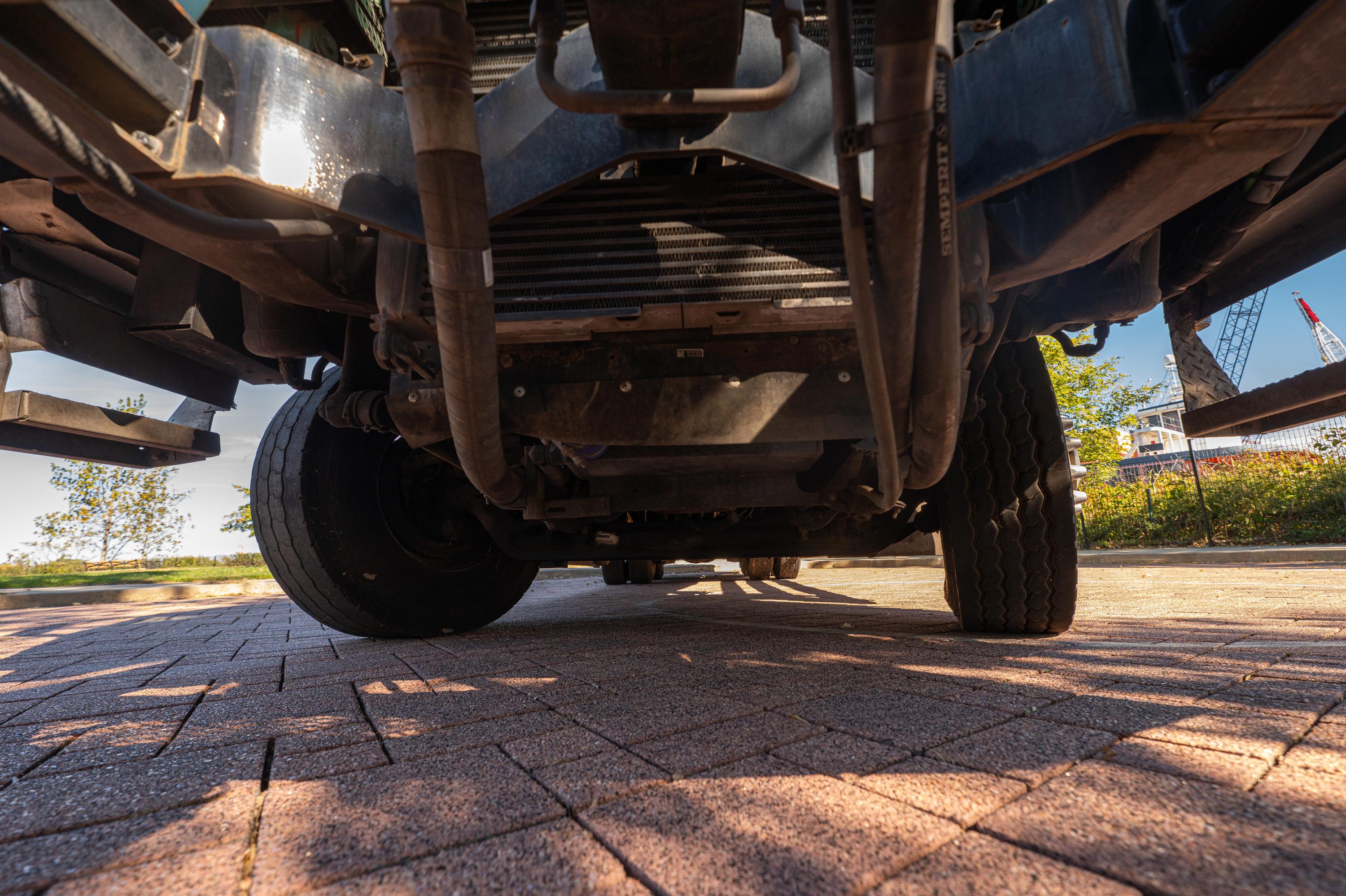 2017 Peterbilt McNeilus Rear Loader - image 30