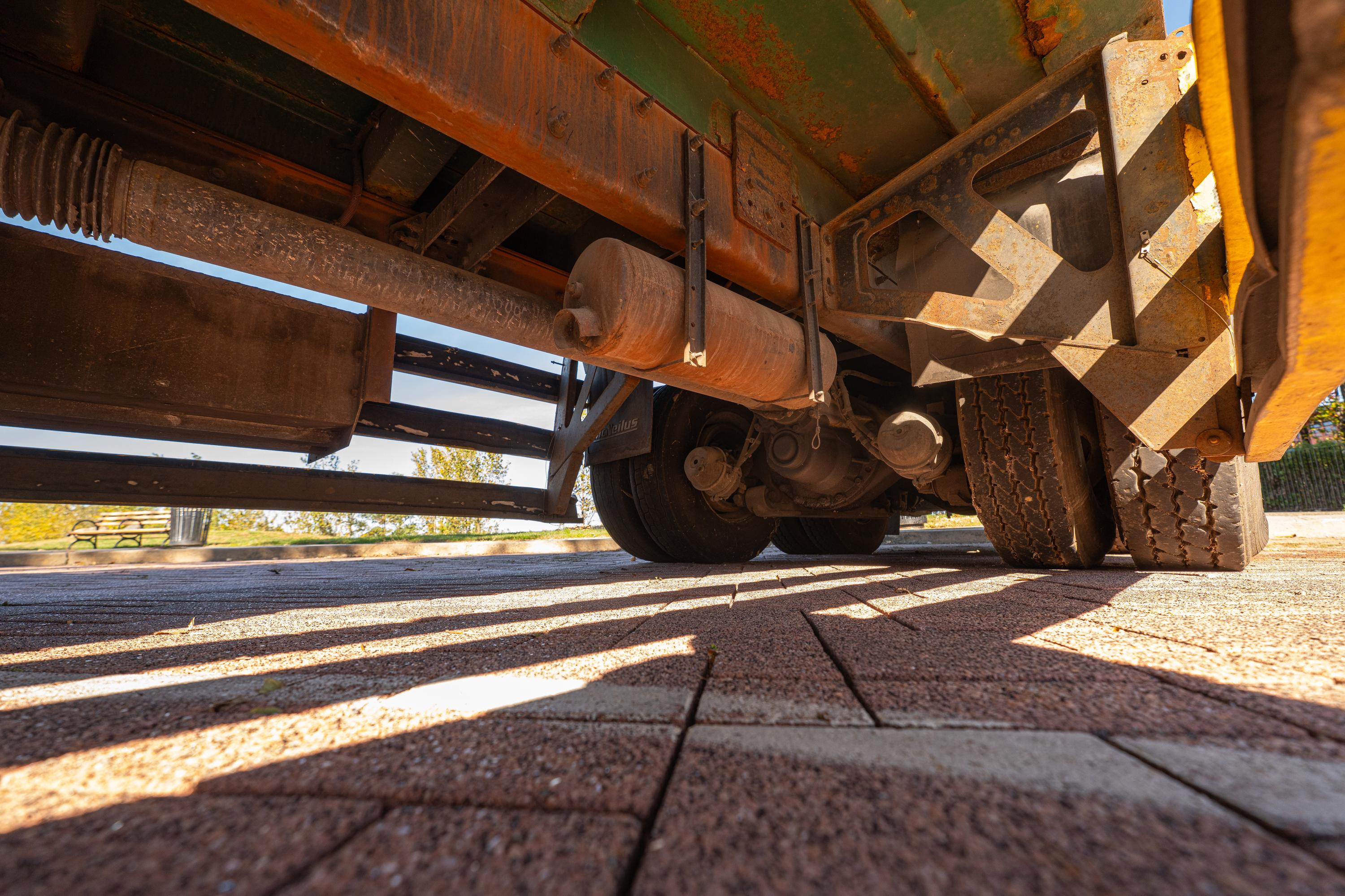 2017 Peterbilt McNeilus Rear Loader - image 31