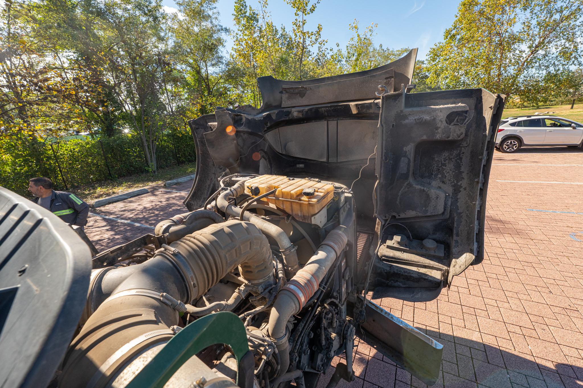 2010 Kenworth T880 Roll-Off - image 34