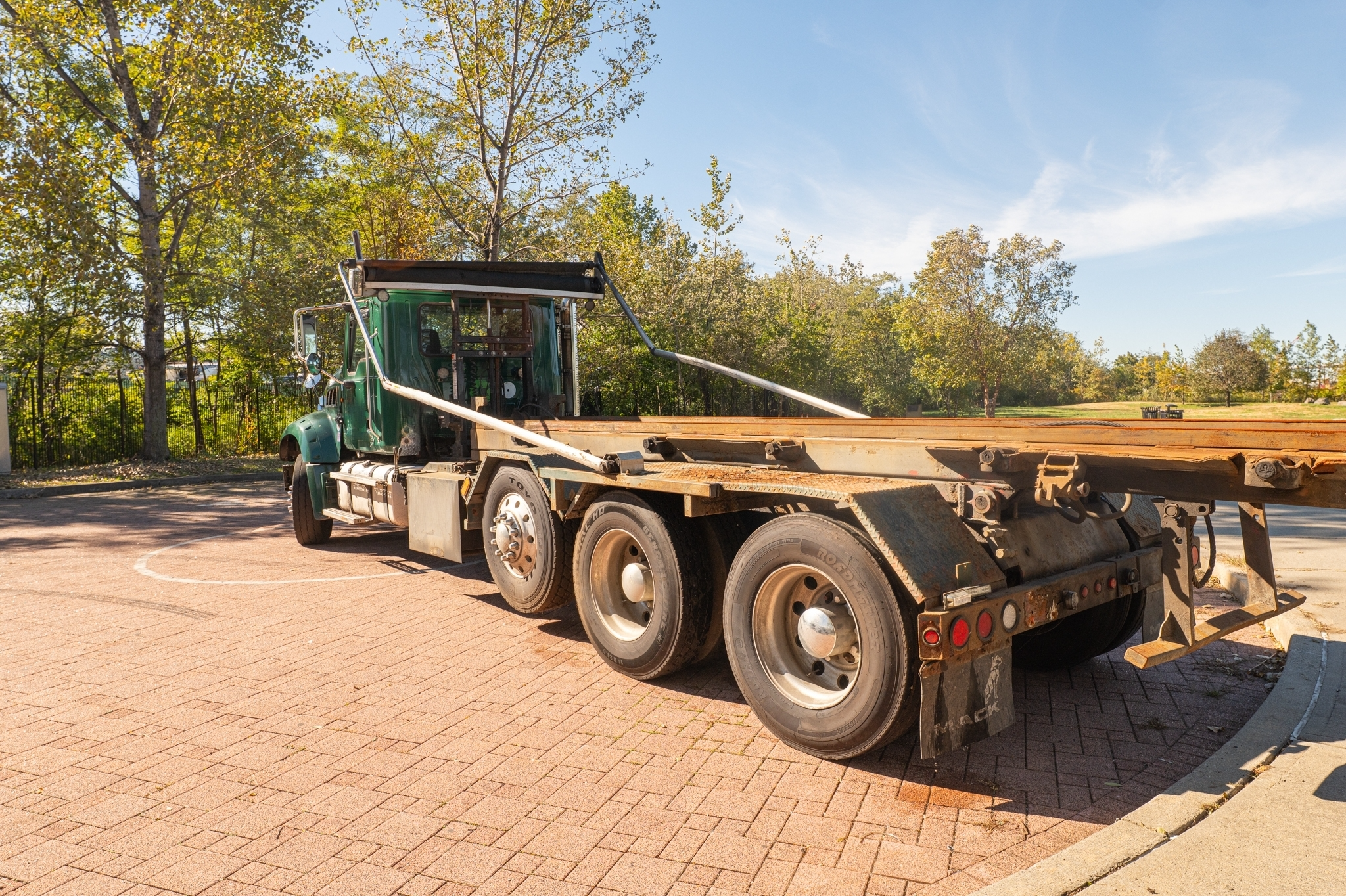 2012 Mack Roll-Off - image 9