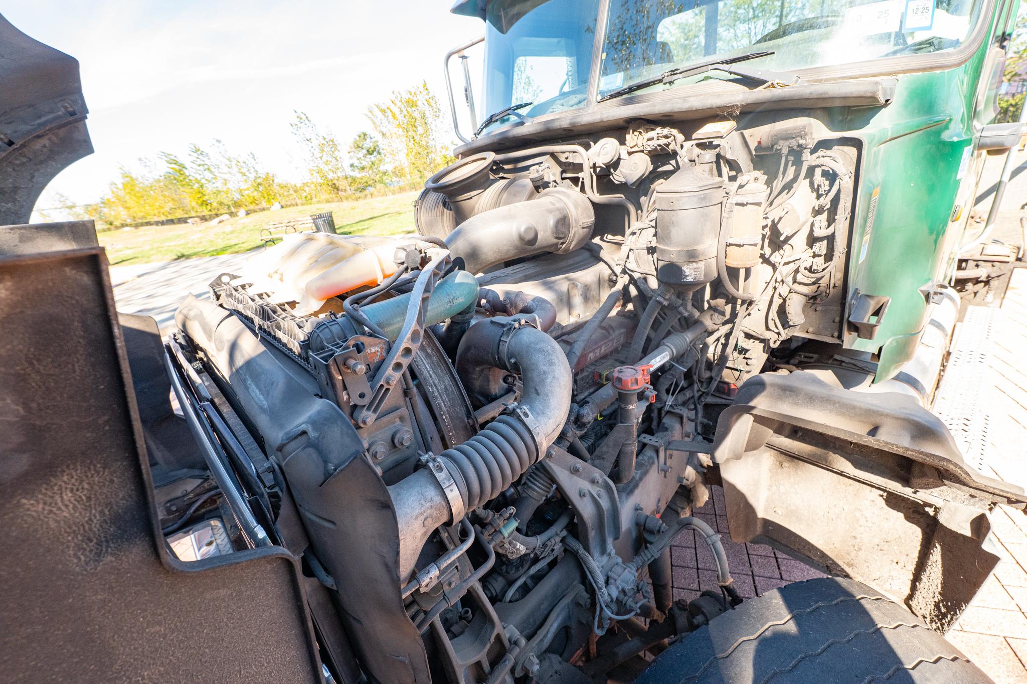 2012 Mack Roll-Off - image 33