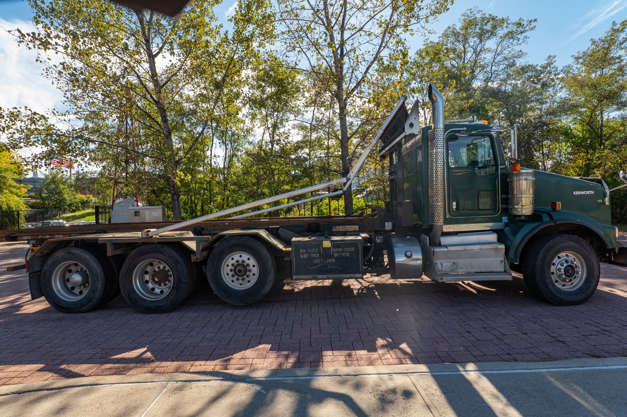 2010 Kenworth T880 Roll-Off - image 7