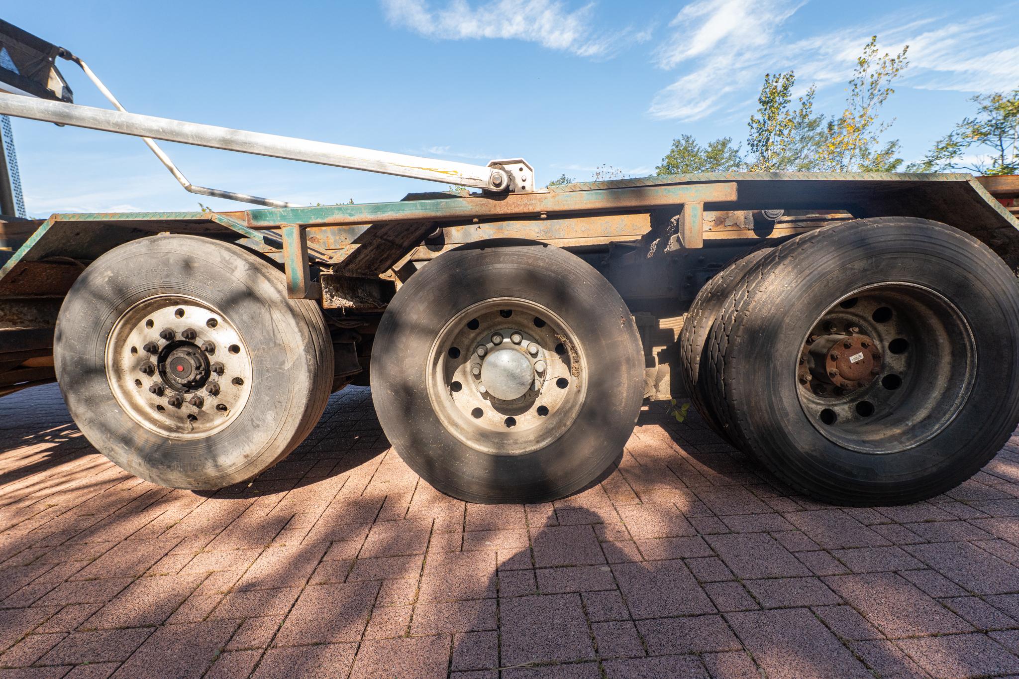 2010 Kenworth T880 Roll-Off - image 44