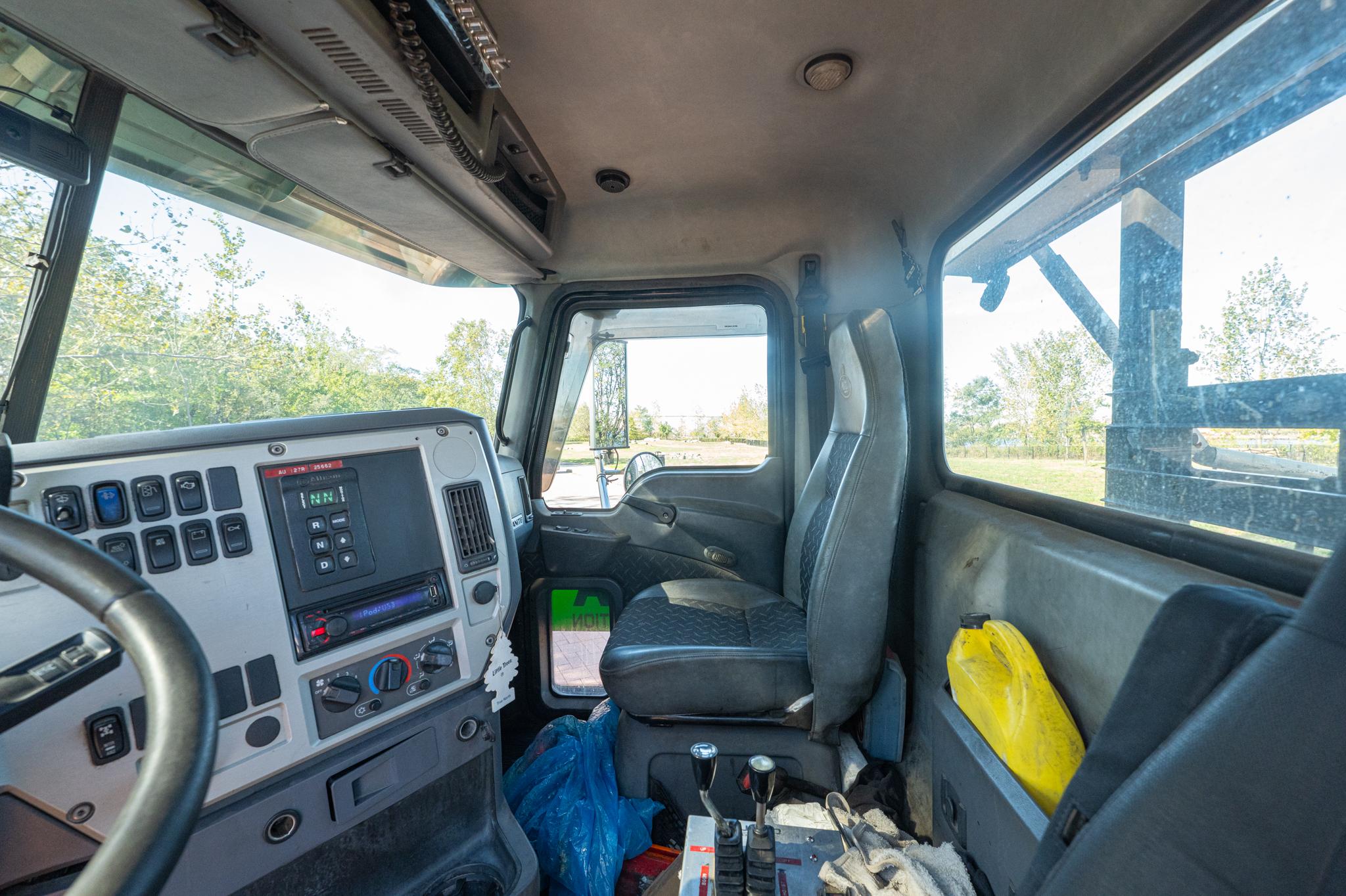 2012 Mack Roll-Off - image 19