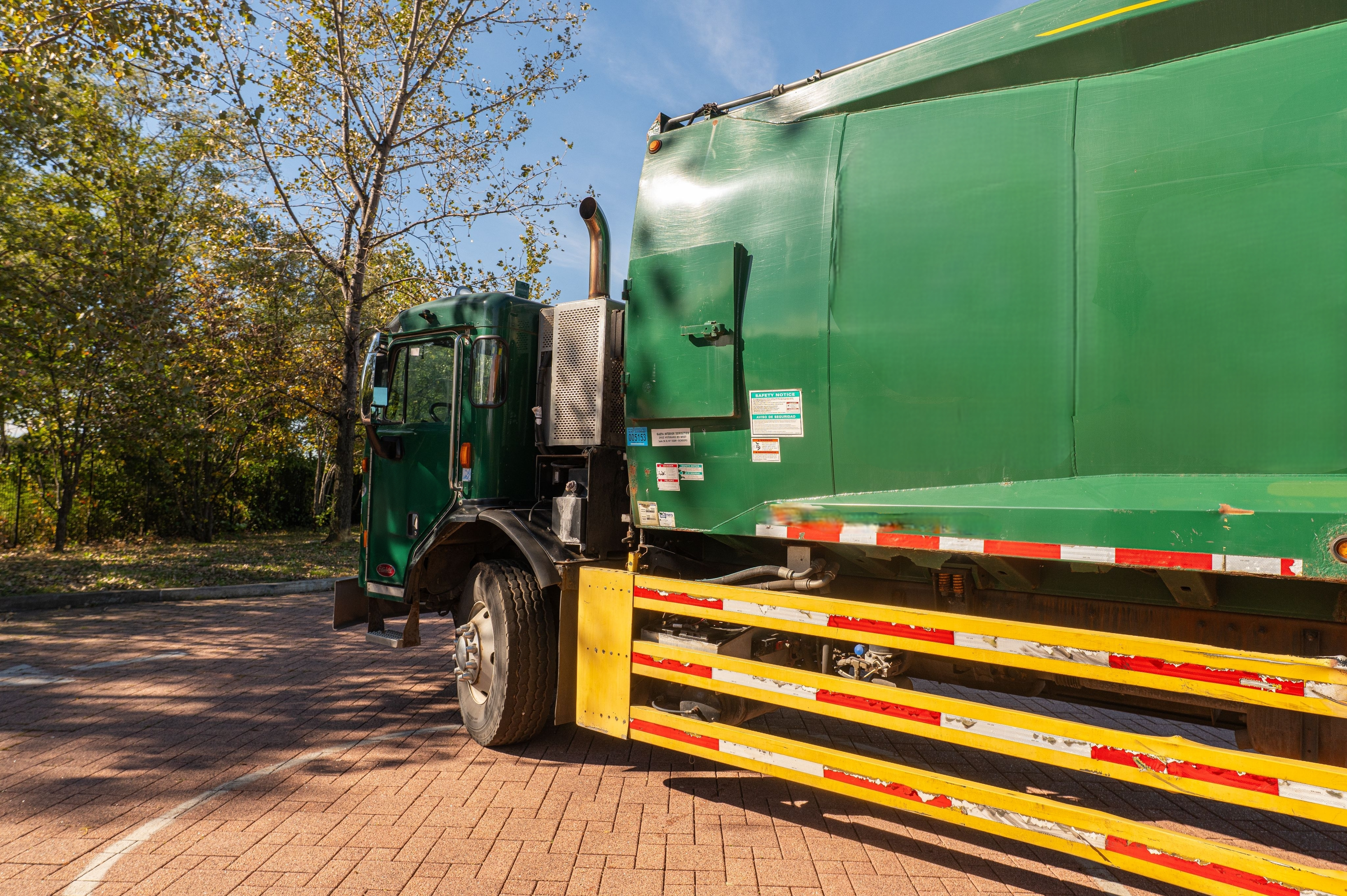 2017 Peterbilt McNeilus Rear Loader - image 43
