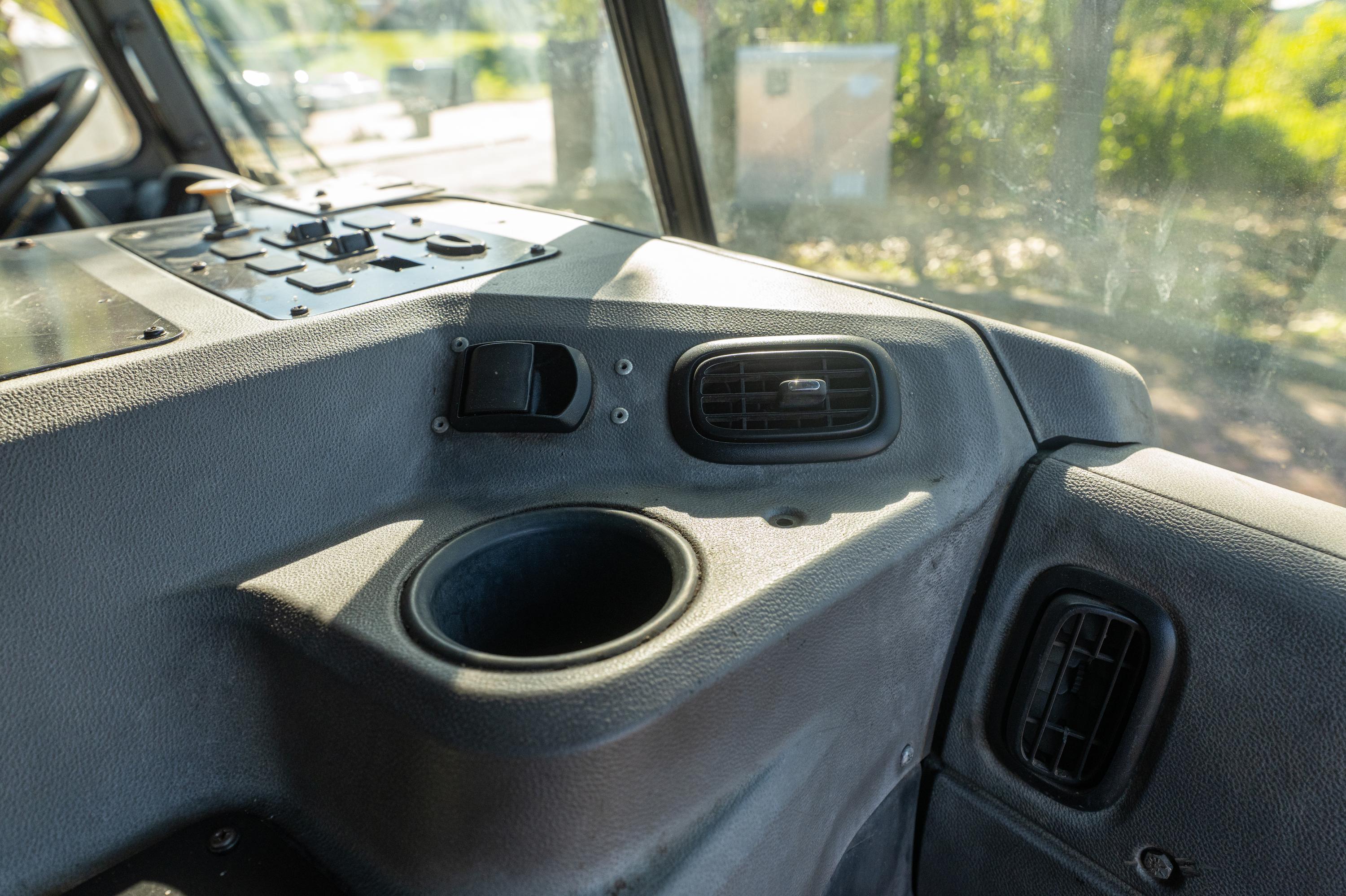 2017 Peterbilt McNeilus Rear Loader - image 22