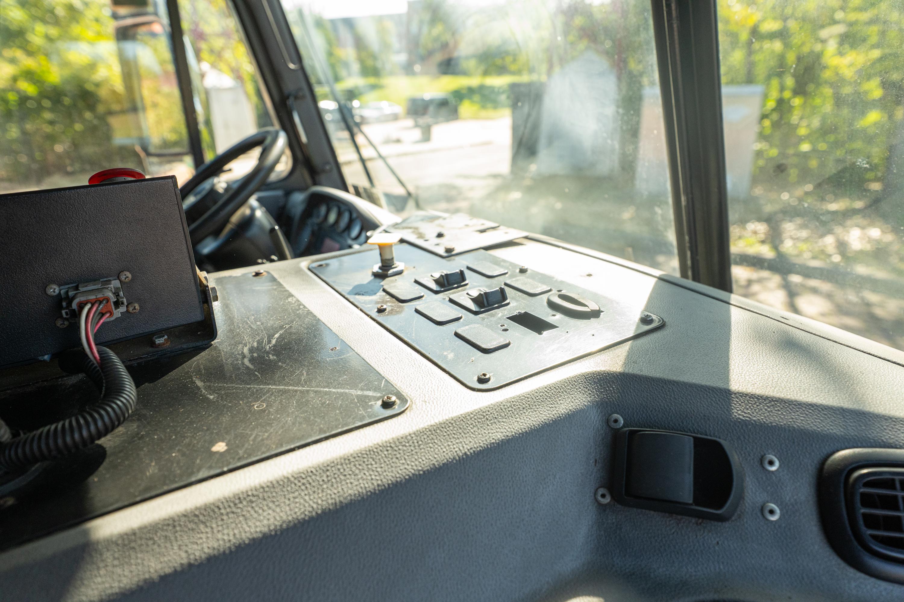 2017 Peterbilt McNeilus Rear Loader - image 21