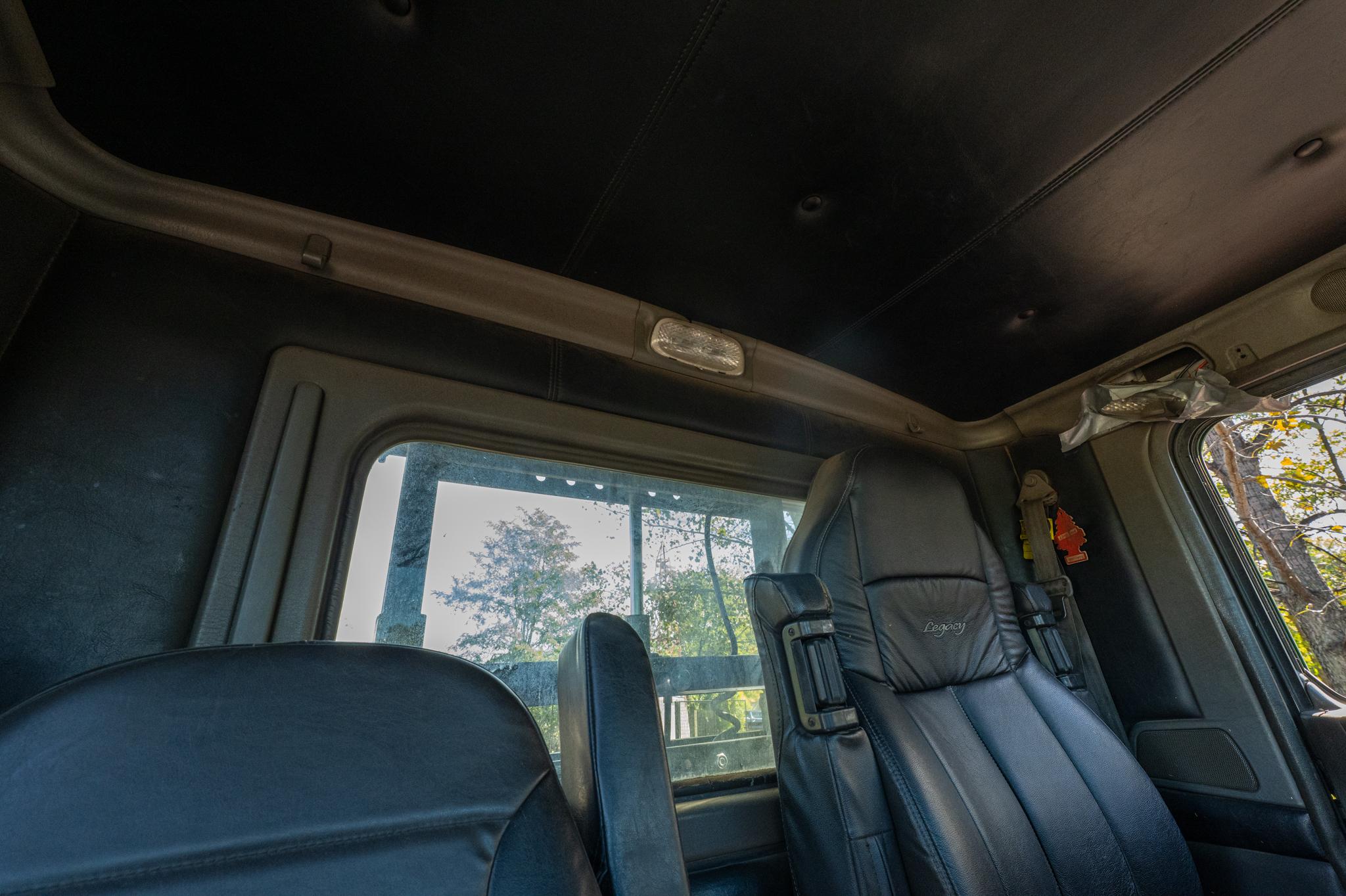 2010 Kenworth T880 Roll-Off - image 24