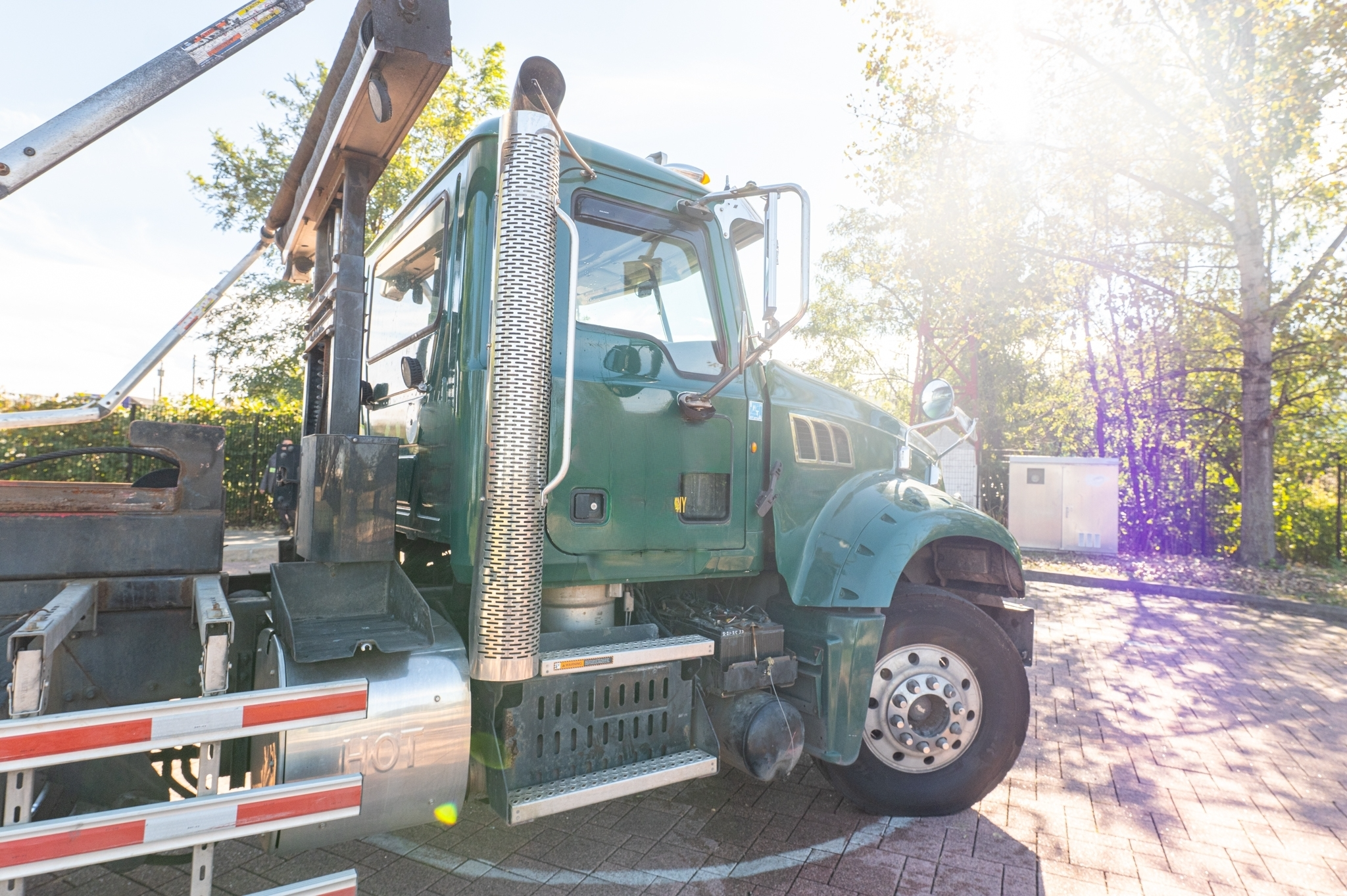 2012 Mack Roll-Off - image 5