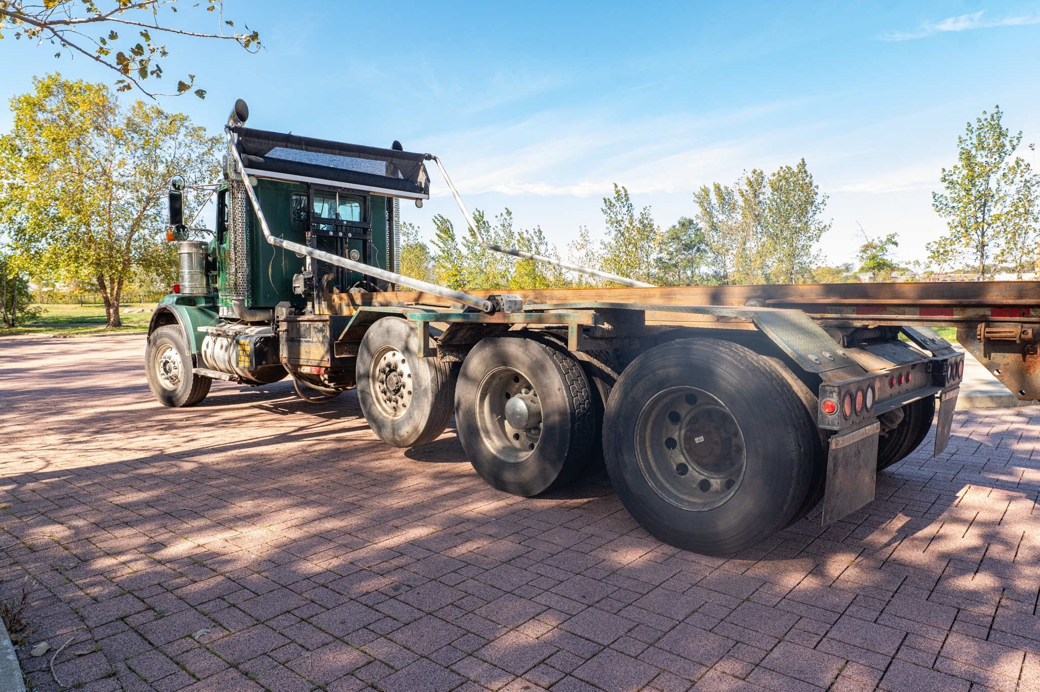 2010 Kenworth T880 Roll-Off - image 8