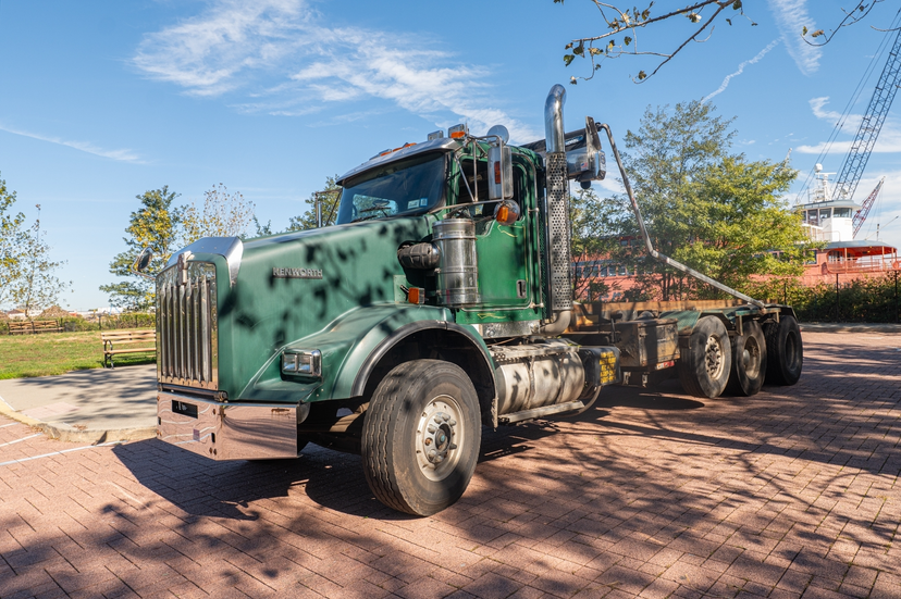 2010 Kenworth T880 Roll-Off