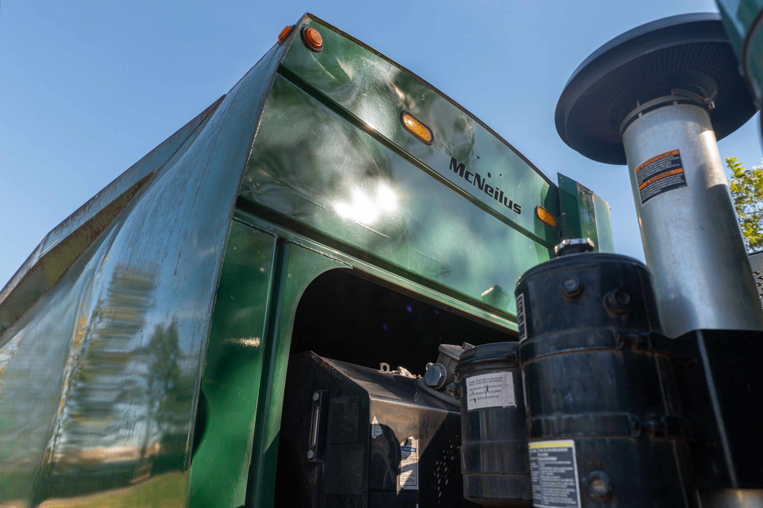 2017 Peterbilt McNeilus Rear Loader - image 47