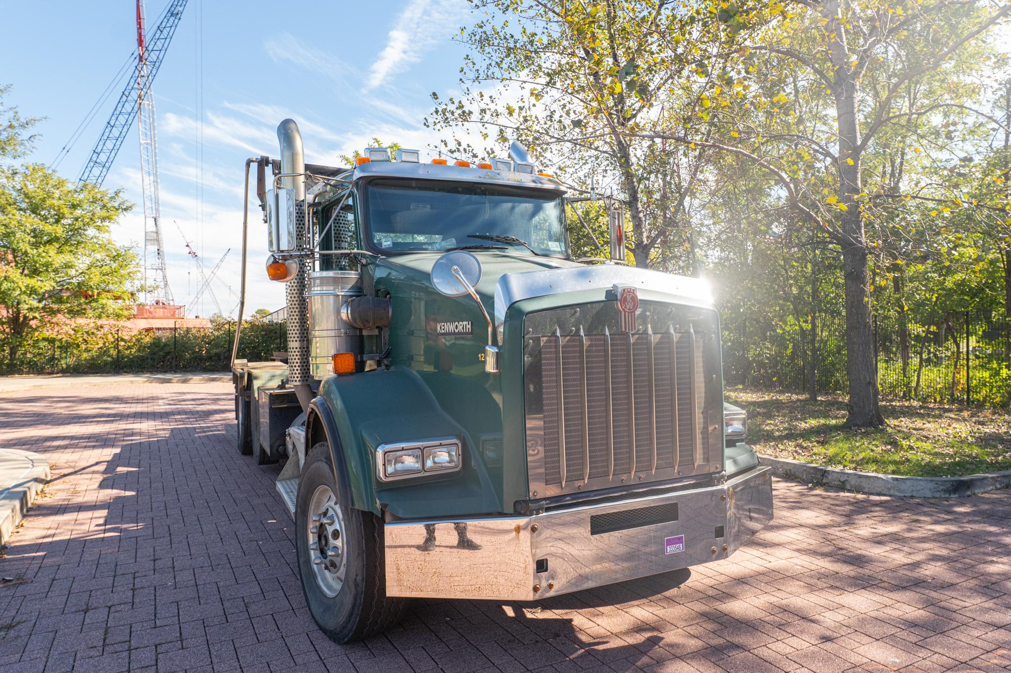 2010 Kenworth T880 Roll-Off - image 4