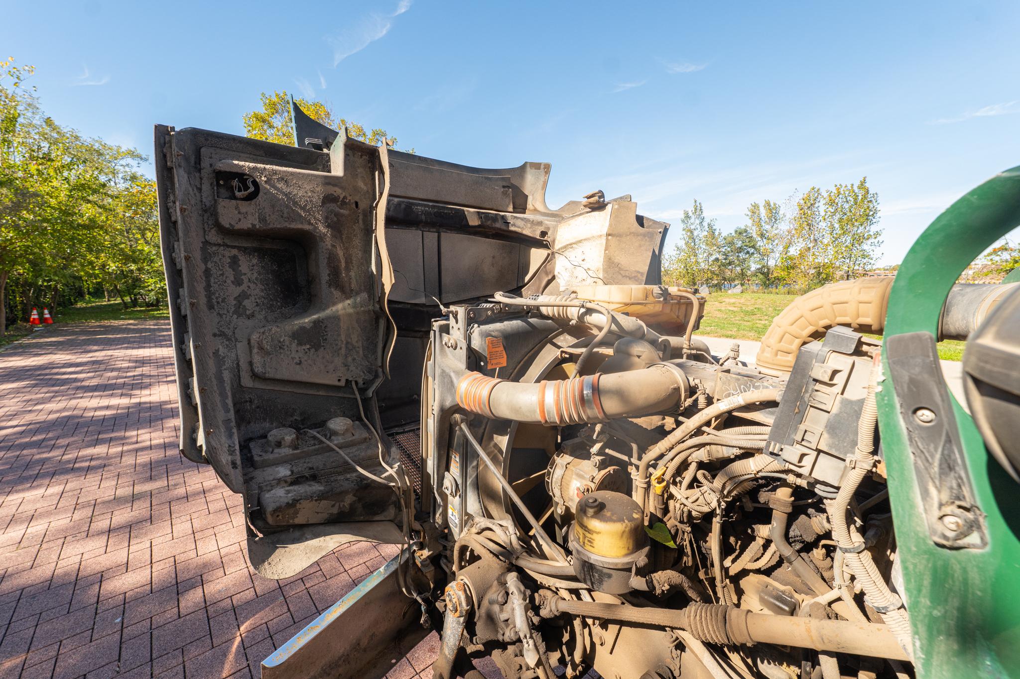 2010 Kenworth T880 Roll-Off - image 35