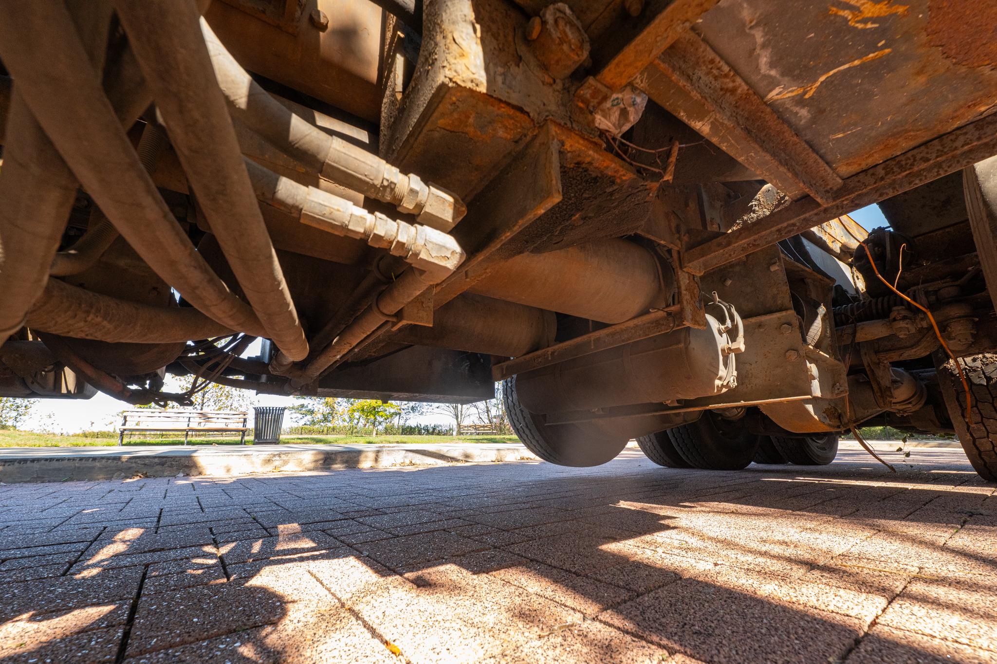 2010 Kenworth T880 Roll-Off - image 37