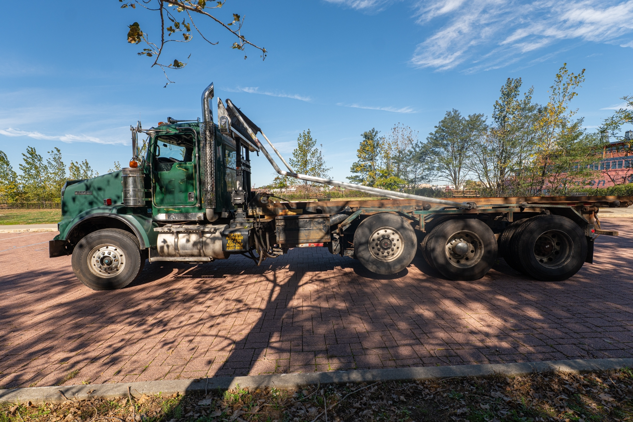 2010 Kenworth T880 Roll-Off - image 6