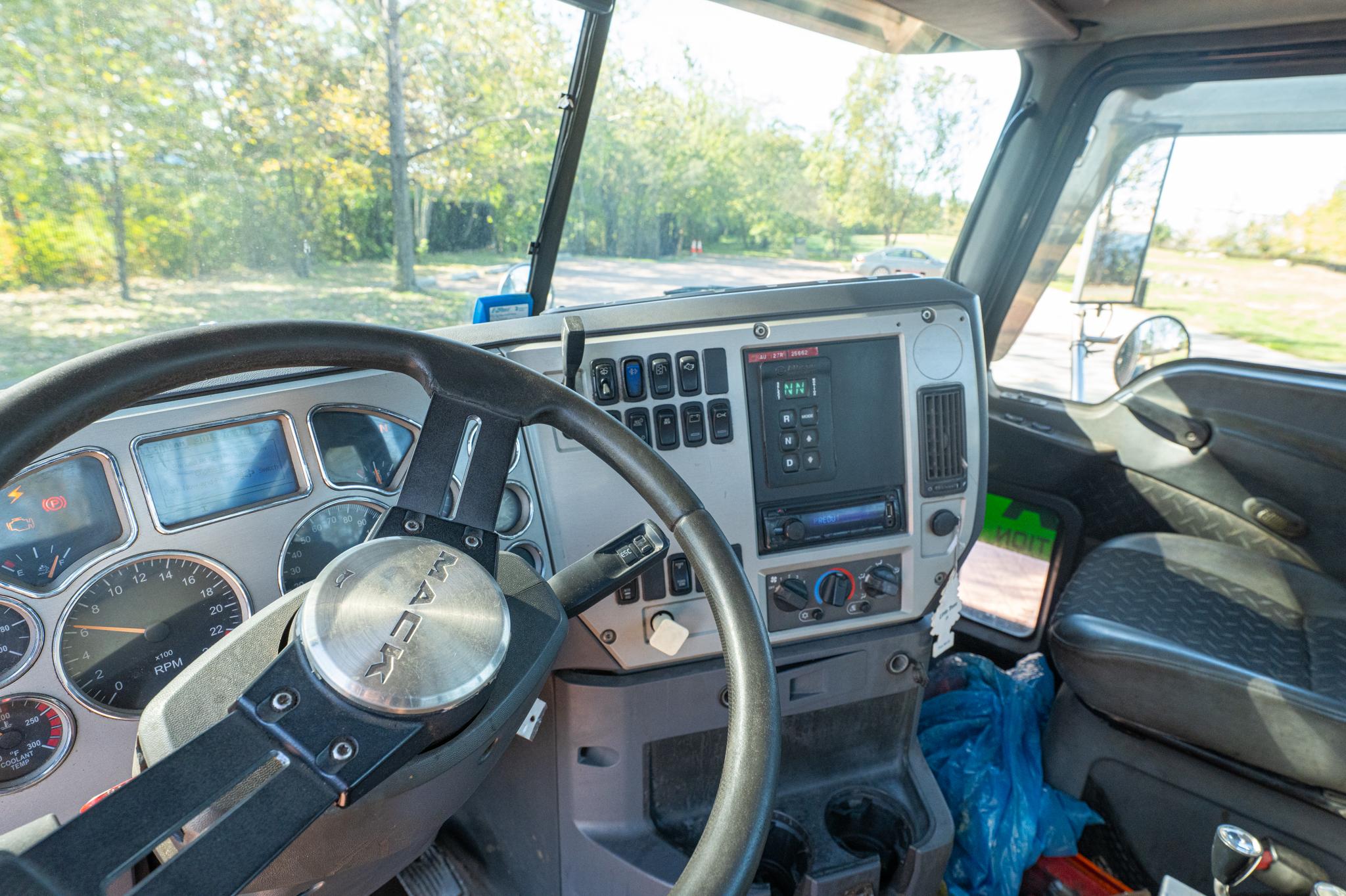 2012 Mack Roll-Off - image 20