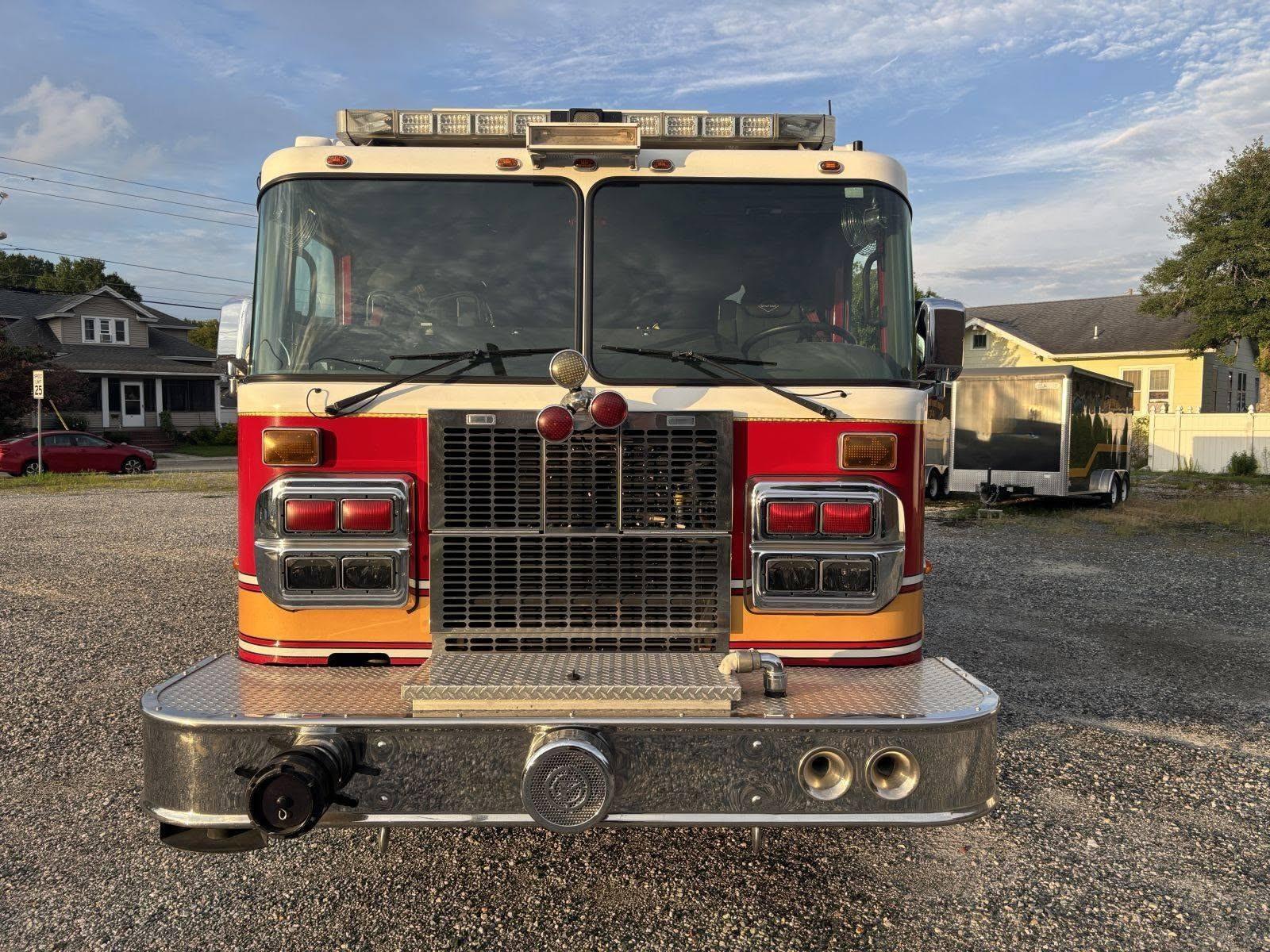 2006 Spartan Pumper - image 2