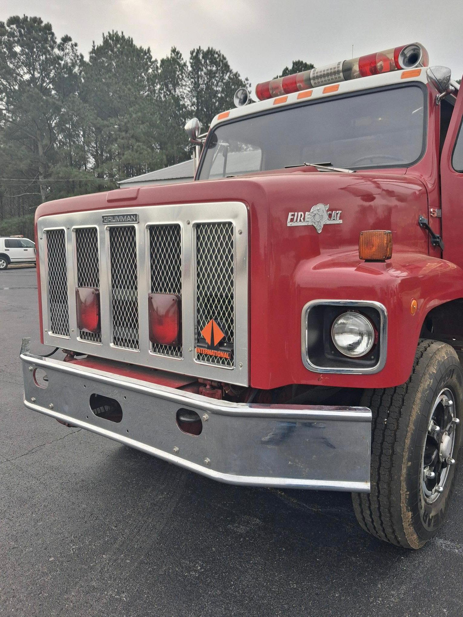 1987 Grumman International Pumper Tanker - image 1