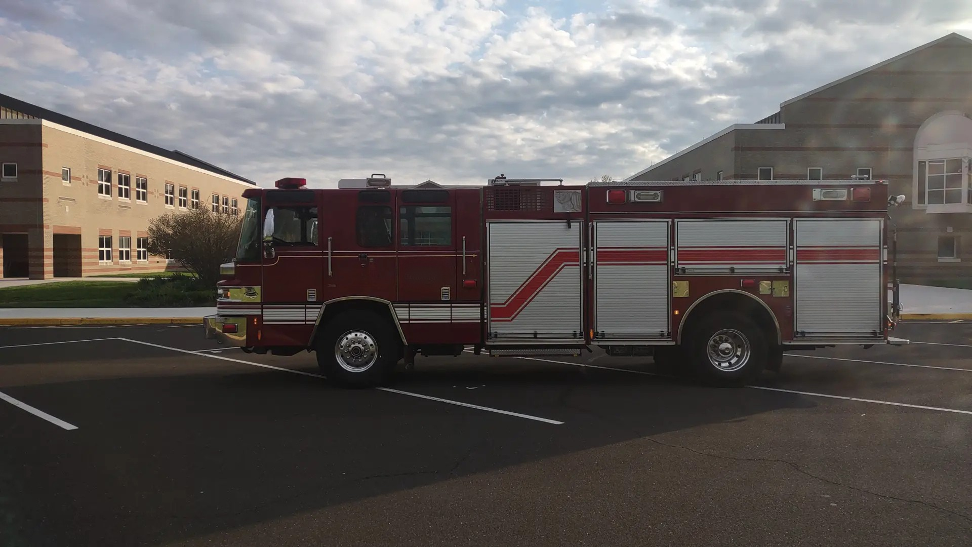2007 Pierce Quantum Pumper - image 2