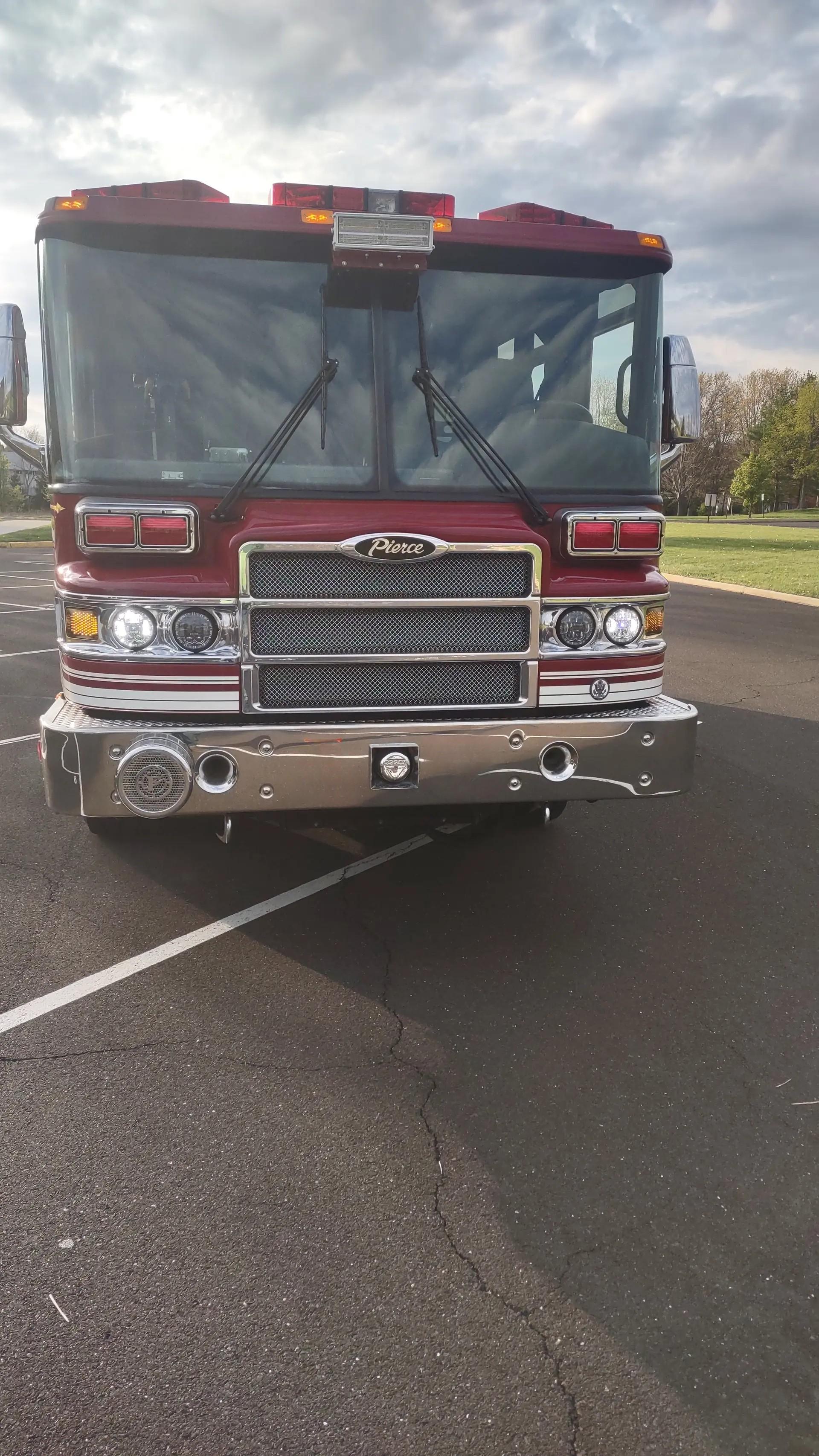 2007 Pierce Quantum Pumper - image 3