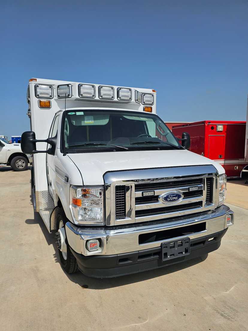 2025 Ford E-450 Type III Ambulance — photo 4